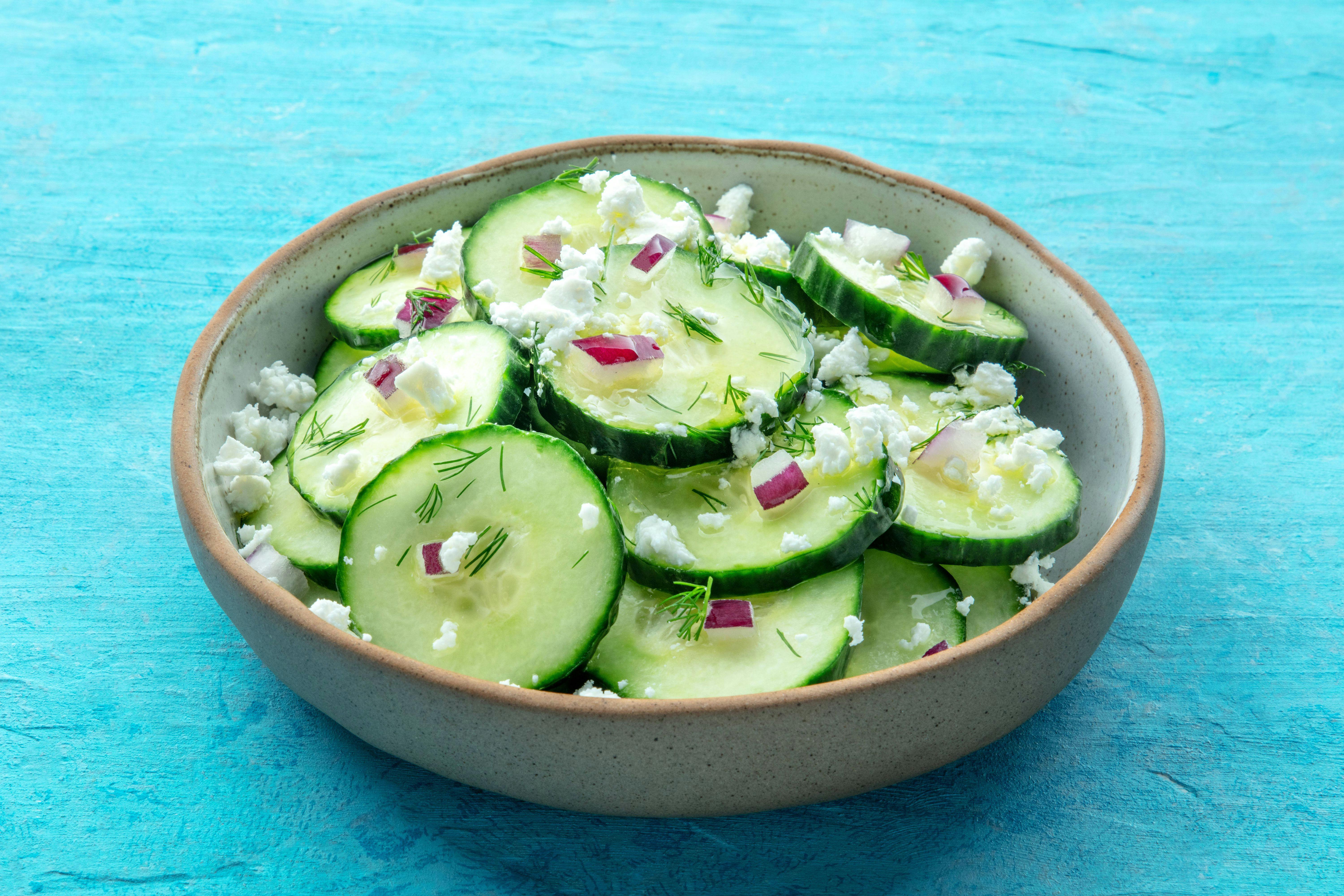 Kennen Sie Schüttelgurken mit Feta? Bestes Rezept für Schlank-Salat!