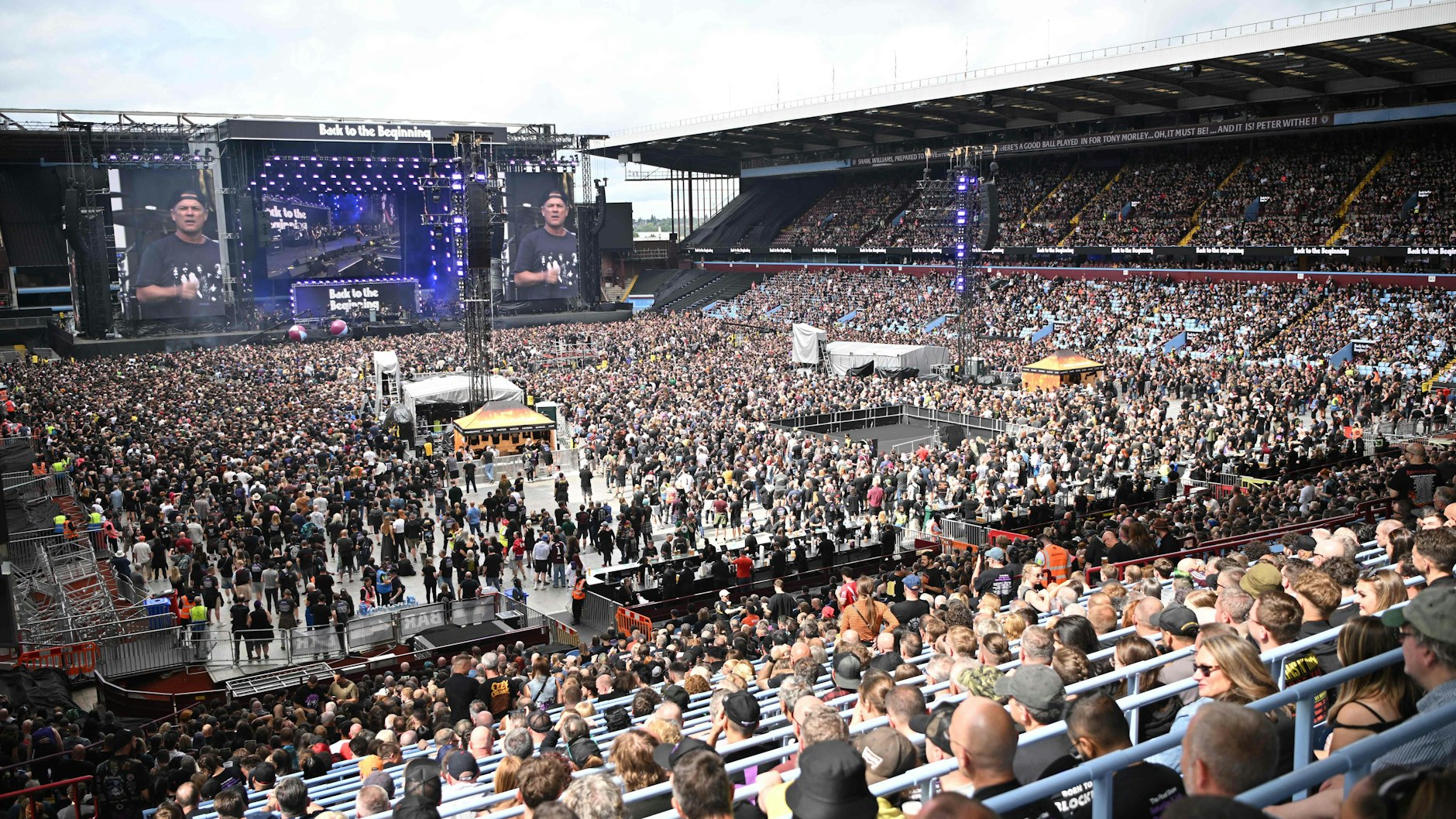 Im Villa Park in Birmingham gab Ozzy Osborne sein letztes Konzert.ANDY BUCHANAN / AFP)