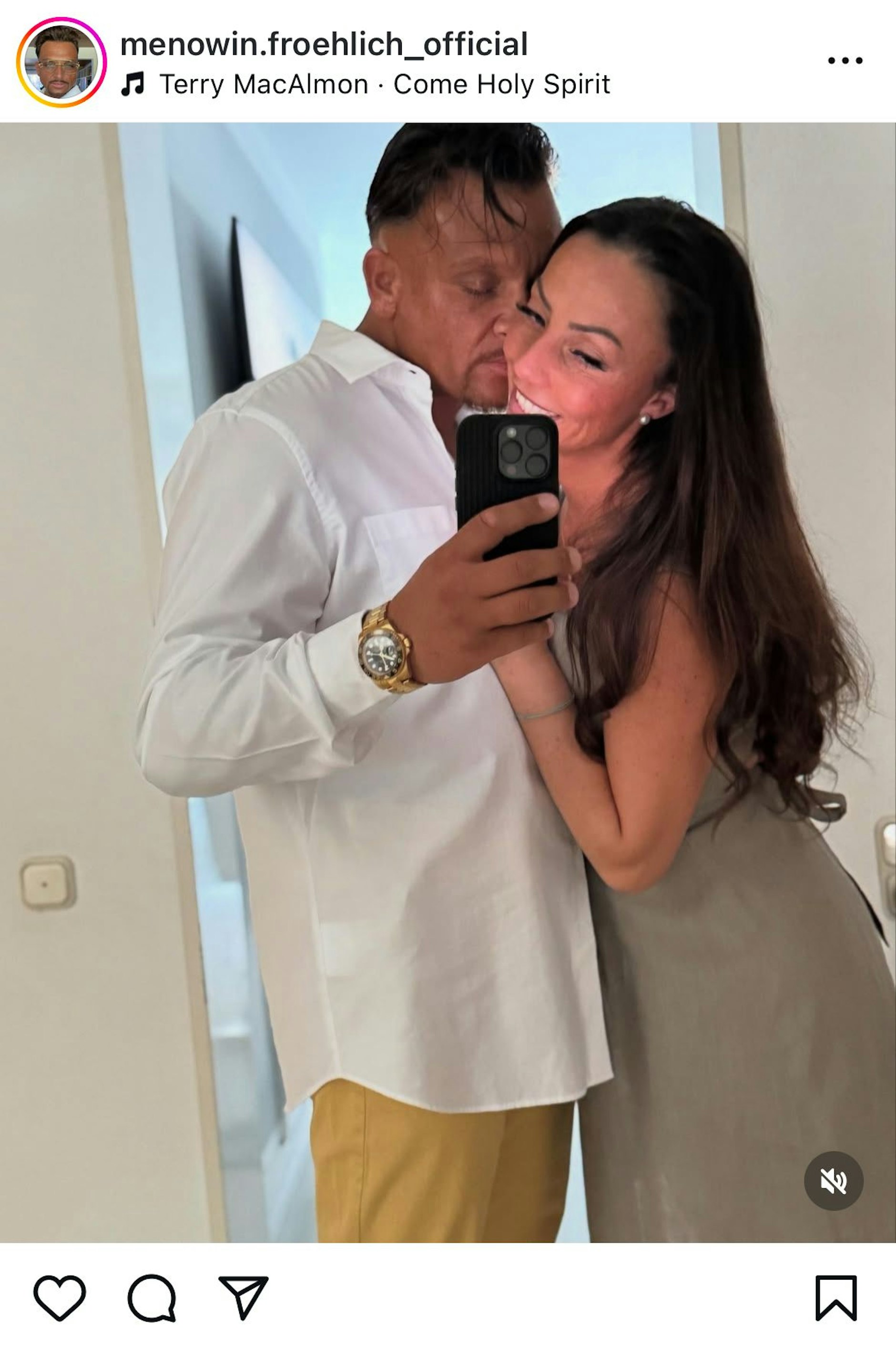 Menowin Fröhlich postete ein Foto mit seiner neuen Partnerin.