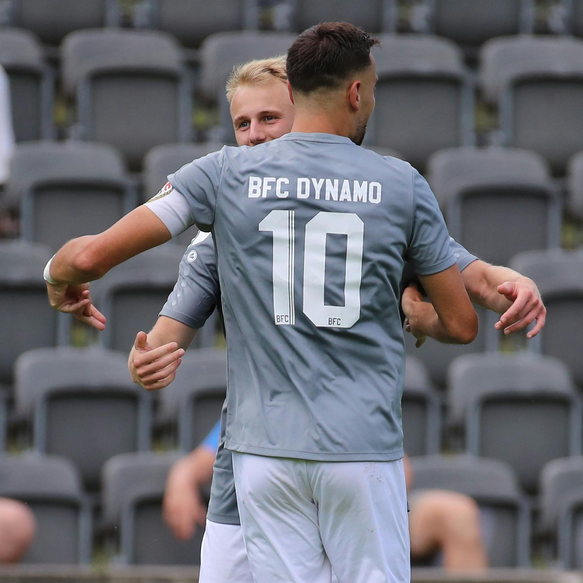 Jetzt läuft Rufat Dadashov mit der Nummer 10 auf - und bisher auch in den Testspielen als Kapitän des BFC Dynamo.