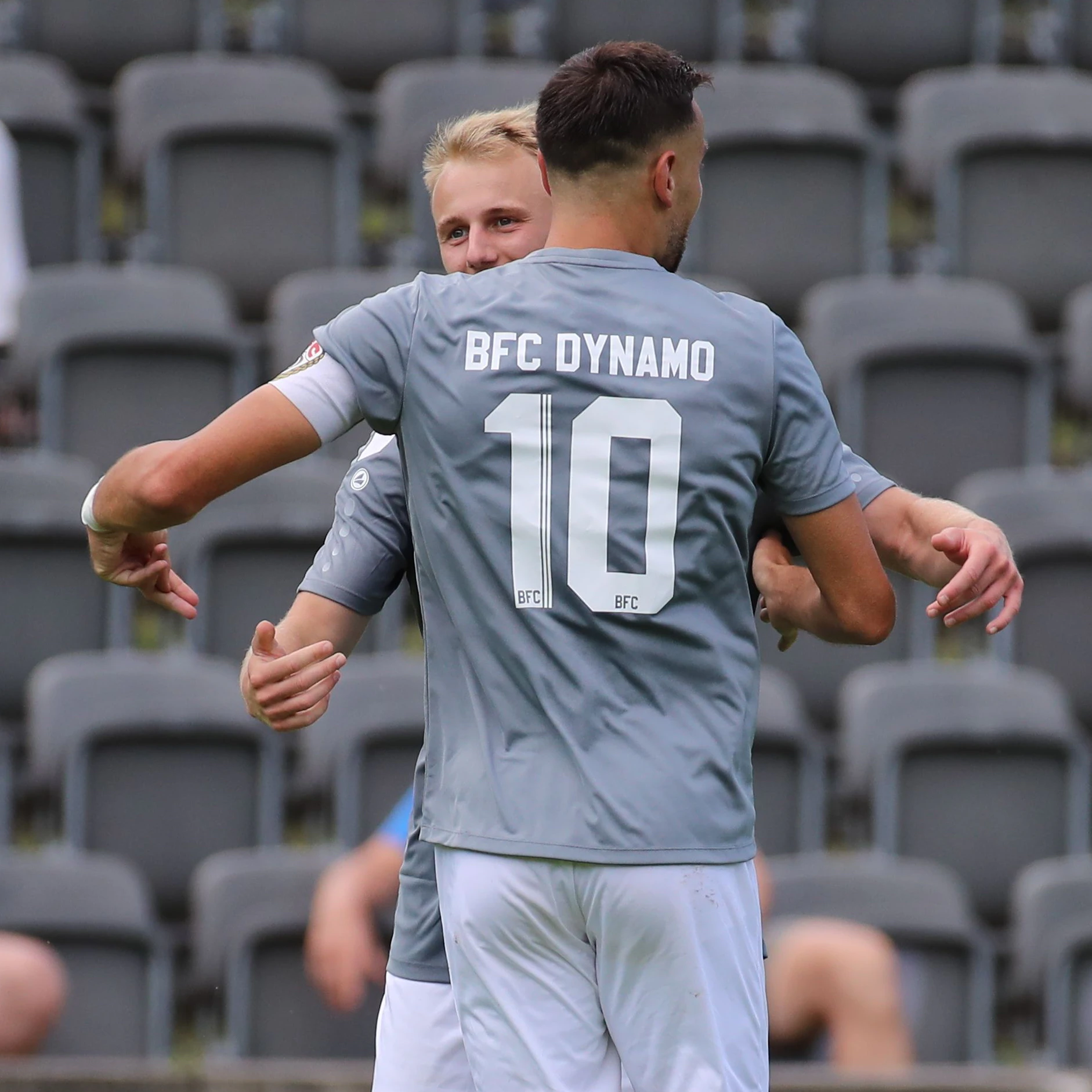 Jetzt läuft Rufat Dadashov mit der Nummer 10 auf - und bisher auch in den Testspielen als Kapitän des BFC Dynamo.