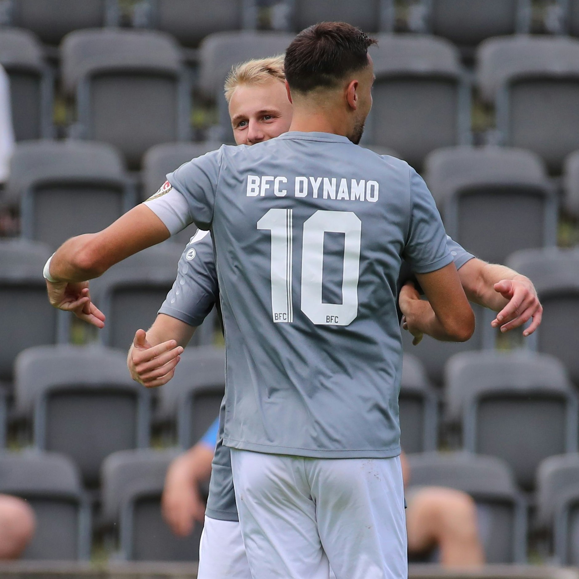 Jetzt läuft Rufat Dadashov mit der Nummer 10 auf - und bisher auch in den Testspielen als Kapitän des BFC Dynamo.