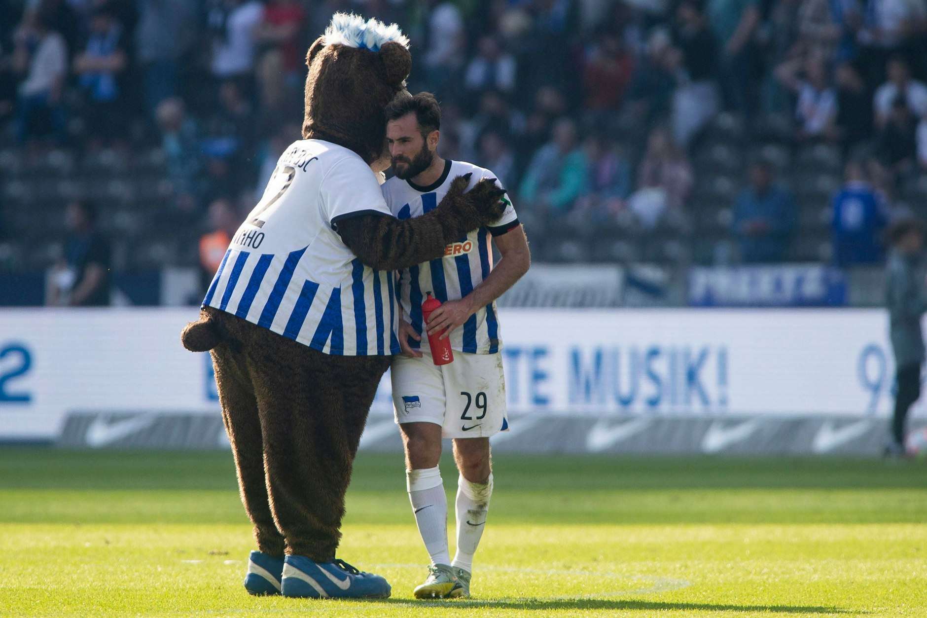 Trost von Herthinho: Nach zwei Krisenjahren stieg Lucas Tousart mit Hertha BSC 2023 ab und wechselte zum 1. FC Union nach Köpenick.