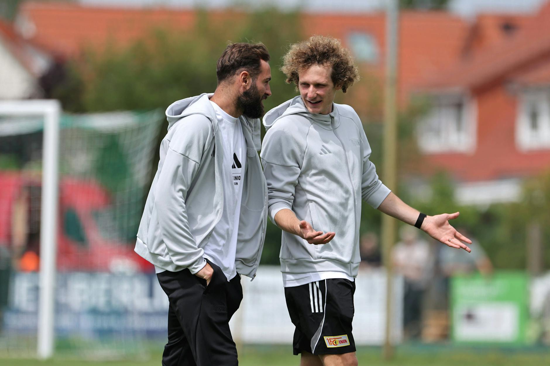 Und wohin wechselst du? In Köpenick beim 1. FC Union ist Lucas Tousart genauso ein Verkaufskandidat wie Mittelfeld-Kollege Alex Kral (27, r.).