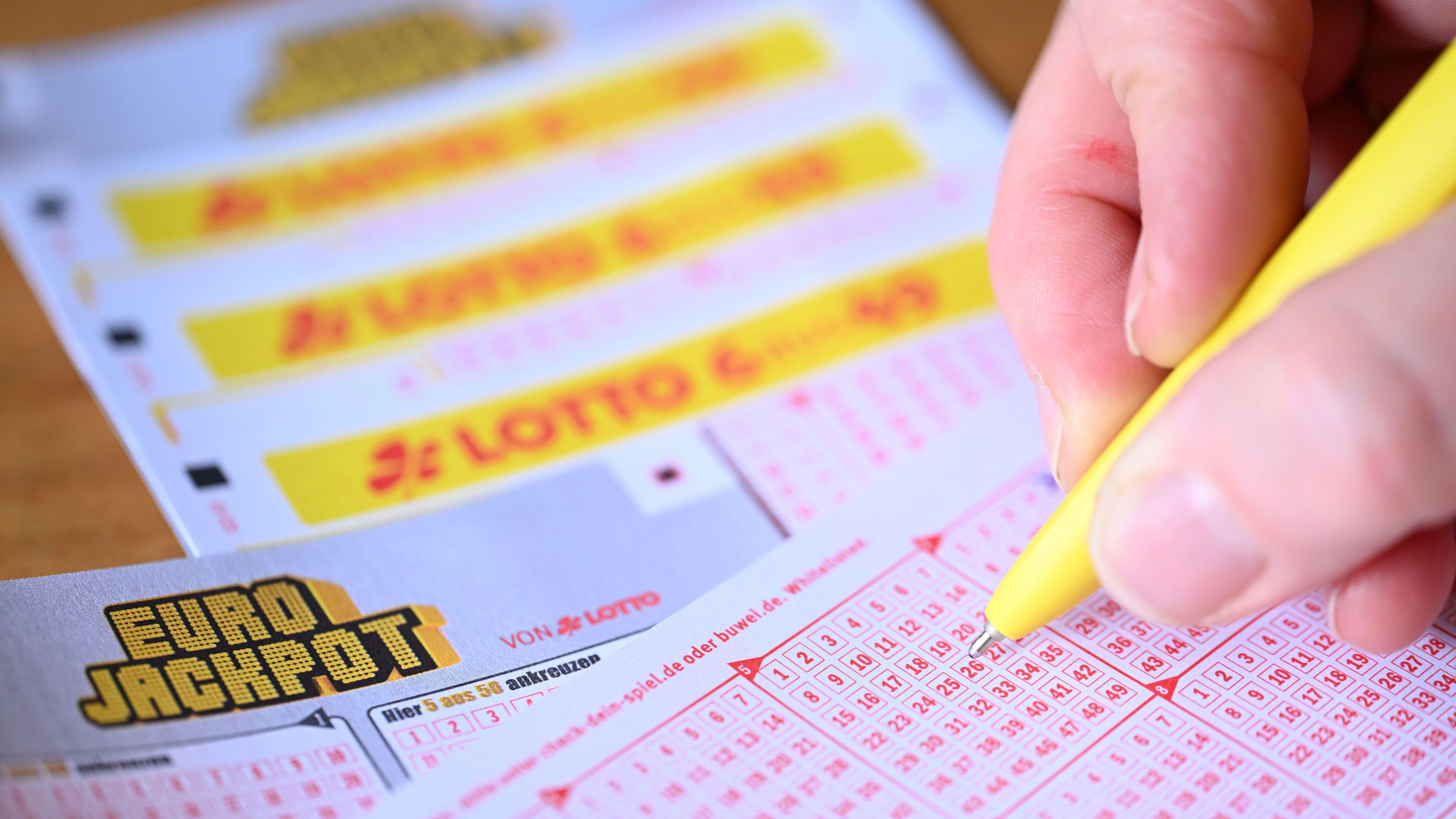 Mit ein paar Tricks können Sie Ihre Gewinnchance für den Eurojackpot steigern.