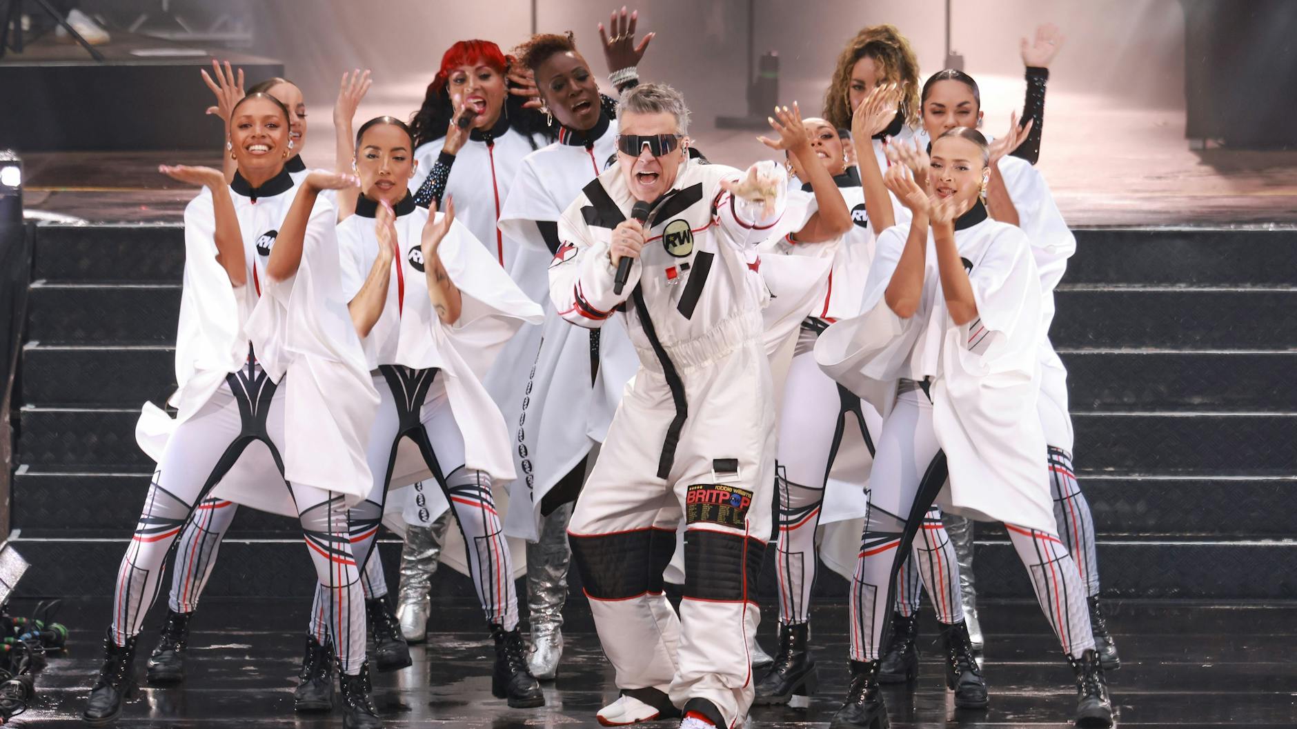 „Feiert gefälligst!“ ist das Motto bei Robbie-Williams-Konzerten.