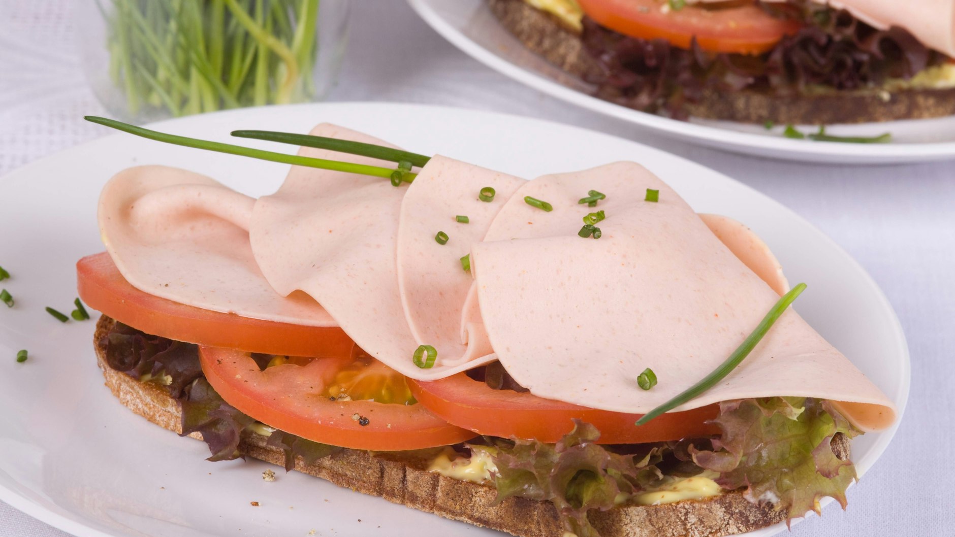 Klassisches Abendbrot ist bei der ganzen Familie beliebt, aber mit dem Pfannenbrot sorgen Sie bestimmt für eine positive Überraschung.