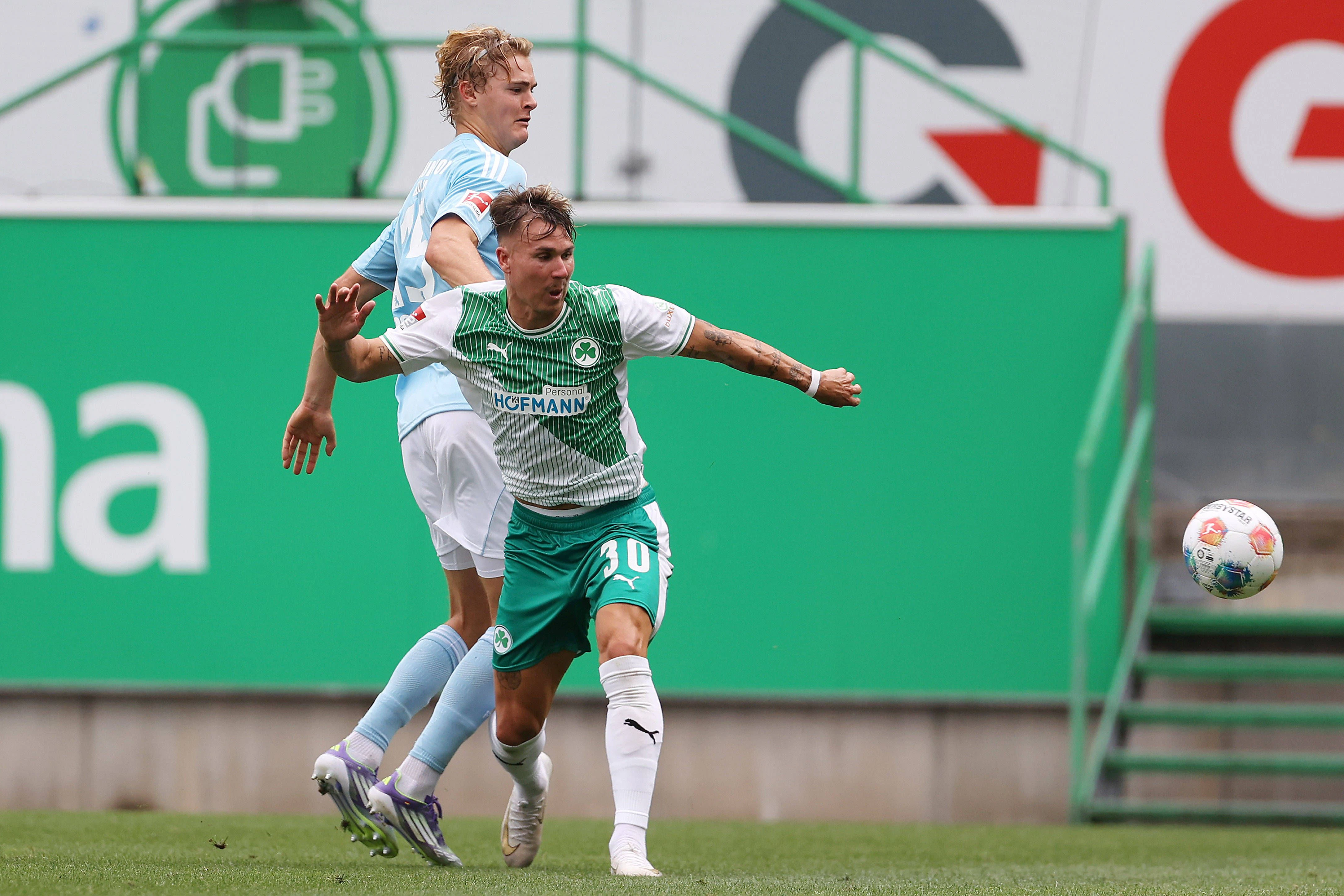 Tom Rothe (20) kommt in der Vorbereitung beim 1. FC Union unter Trainer Steffen Baumgart oft als Innenverteidiger zum Einsatz.