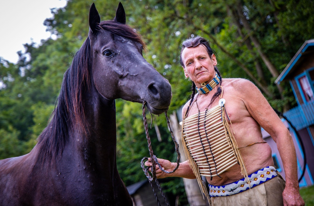 Wilder-Westen-im-Osten-Show-Apache-Wolfgang-Kring-wirbelt-wieder