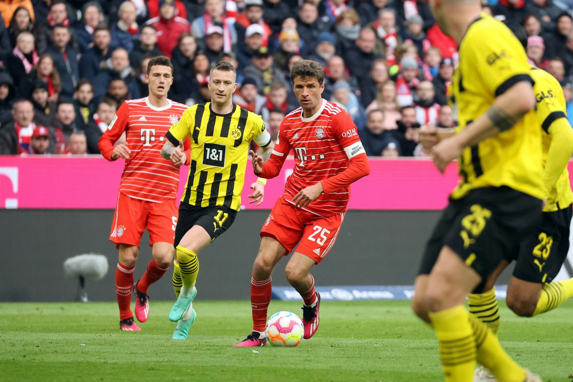 Thomas Müller und Marco Reus lieferten sich in der Bundesliga spannende Duelle und könnten in der MLS in den USA bald wieder aufeinandertreffen.