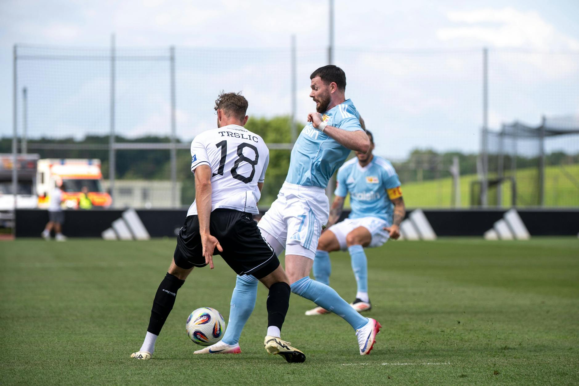 Oliver Burke zeigte gegen Schweinfurt gleich mehrfach, wie er mit seiner Geschwindigkeit dem 1. FC Union helfen kann.