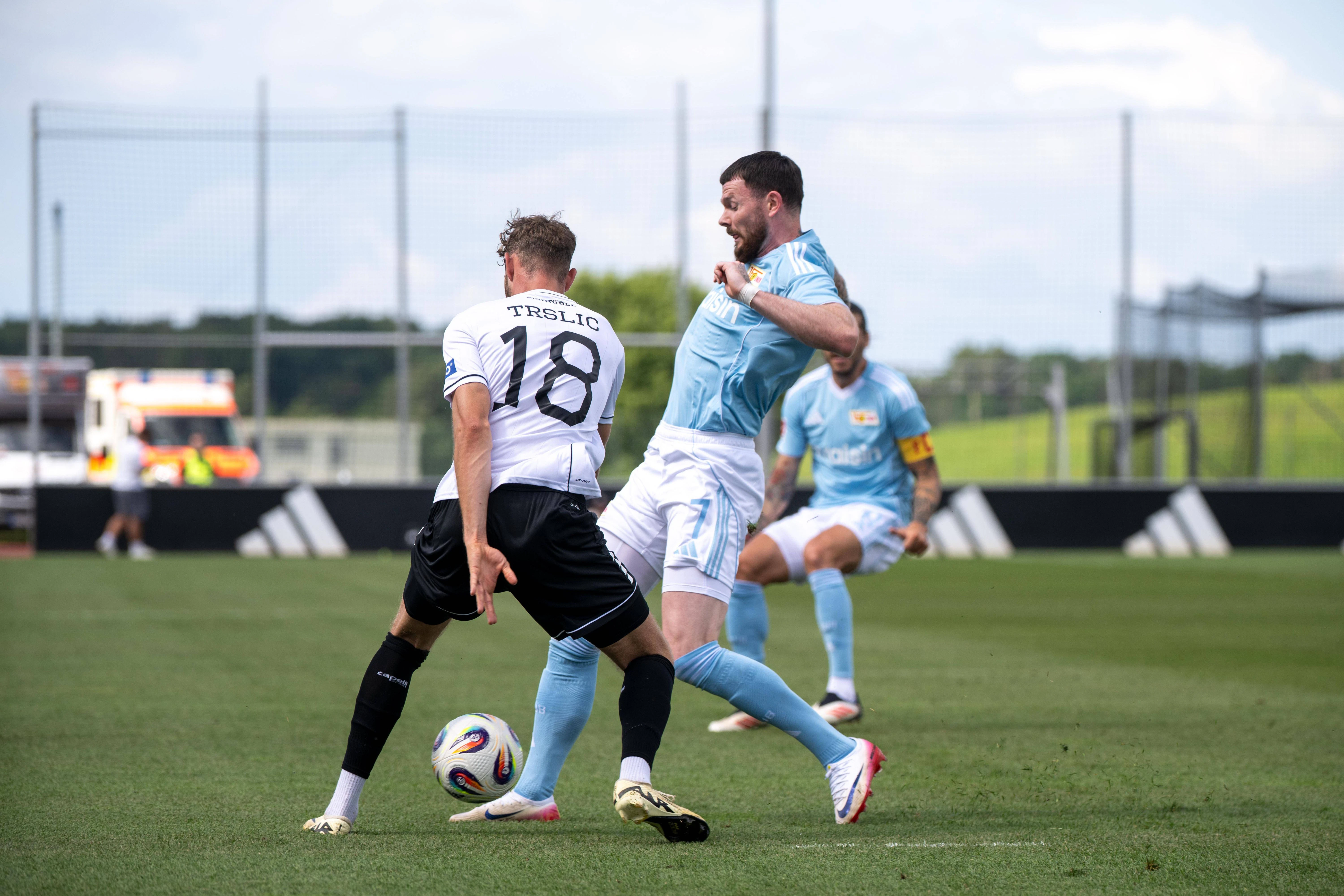 Oliver Burke zeigte gegen Schweinfurt gleich mehrfach, wie er mit seiner Geschwindigkeit dem 1. FC Union helfen kann. 