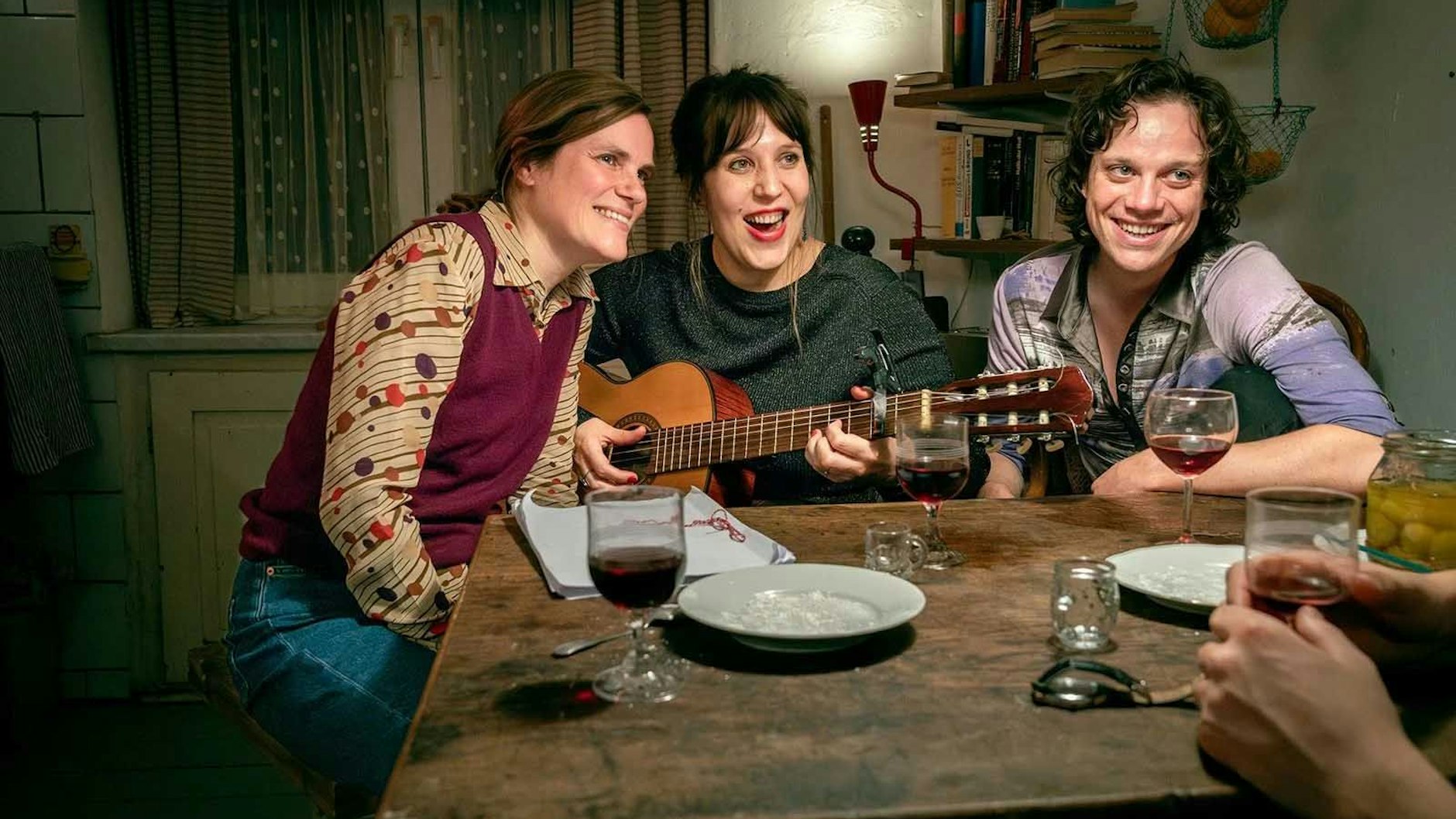 In Wien landet Wilma in einer linken Bohemian-WG.