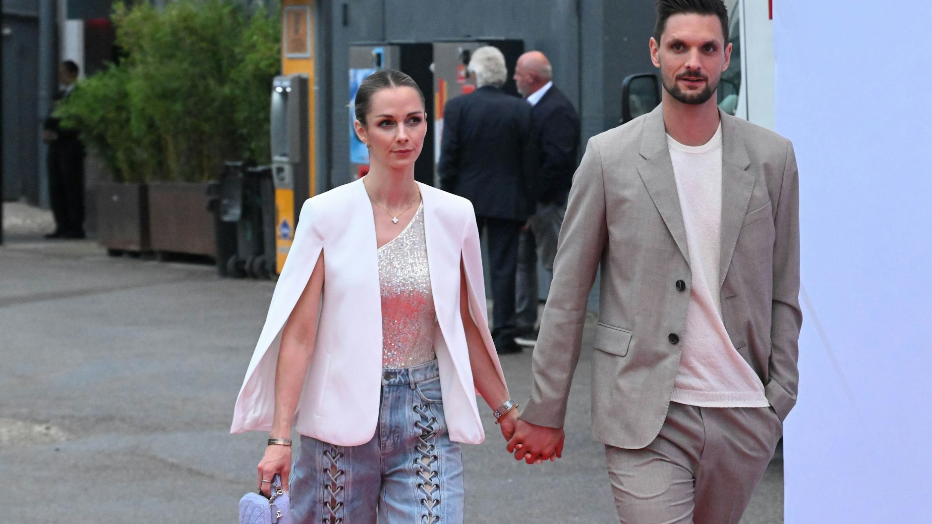 Fußballer Sven Ulreich und seine Frau Lisa im Mai diesen Jahres. 