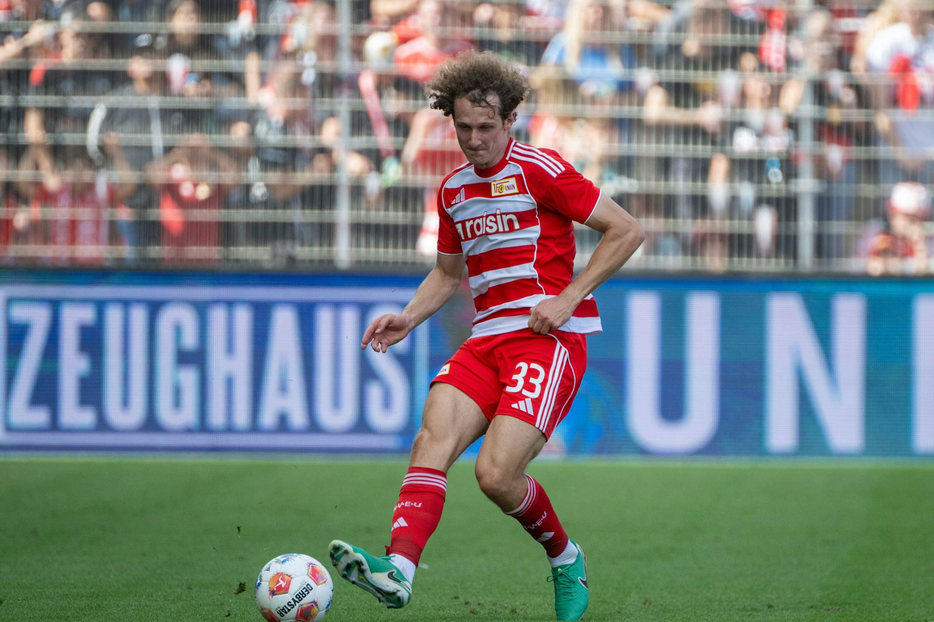 Alex Kral durfte gegen seine Ex-Kollegen aus Barcelona 45 Minuten ran und war beim 1. FC Union einer der besten.