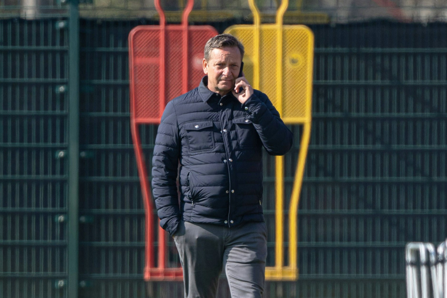 Manager Horst Held (55) ist das Telefon während der Transferperiode quasi ans Ohr gewachsen. Der Manager des 1. FC Union fahndet auf dem Markt nach Verstärkungen.