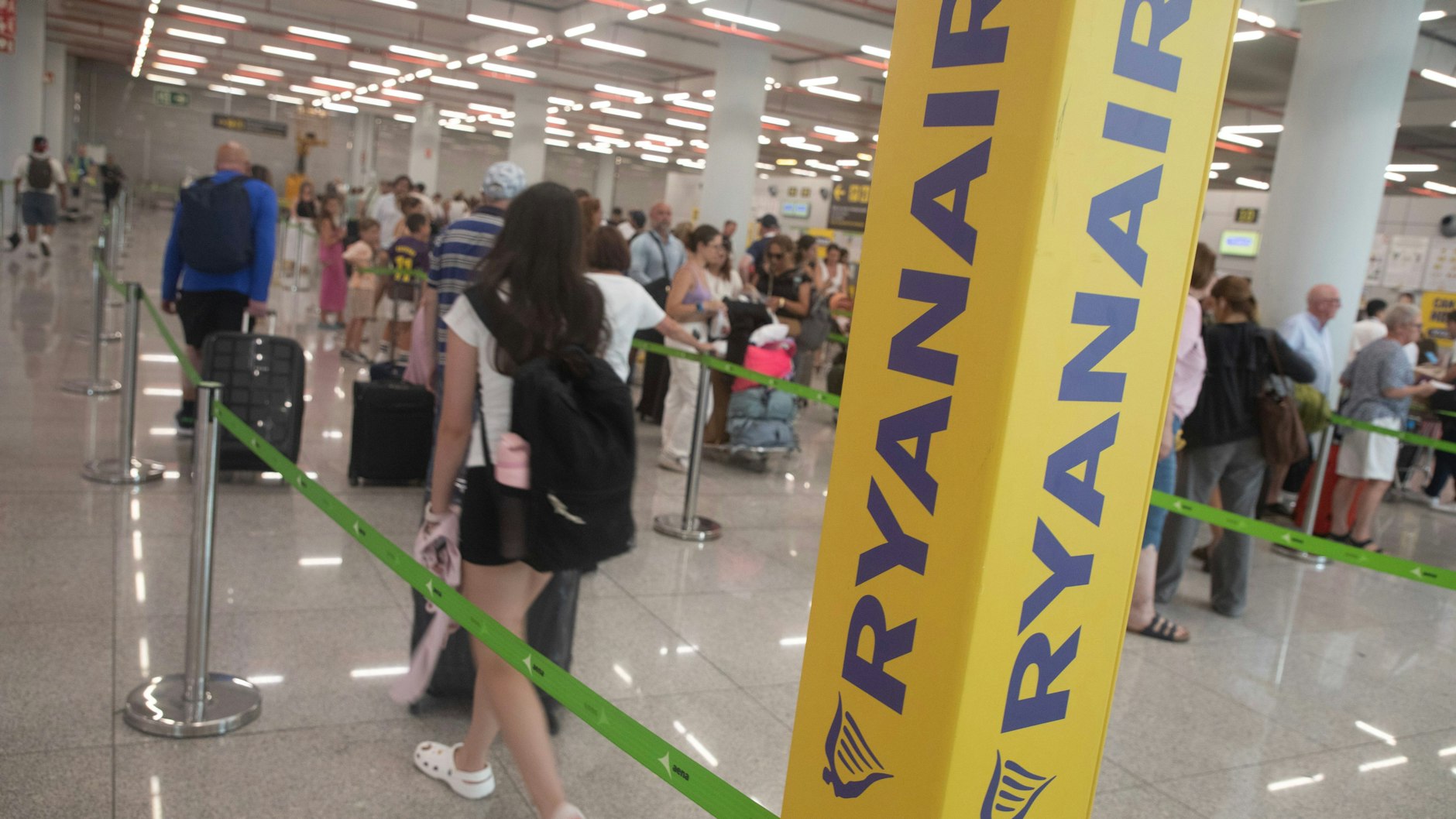 Der Check-In von Ryanair am Flughafen in Palma: Auch hier wird der Streik des Bodenpersonals Folgen haben.