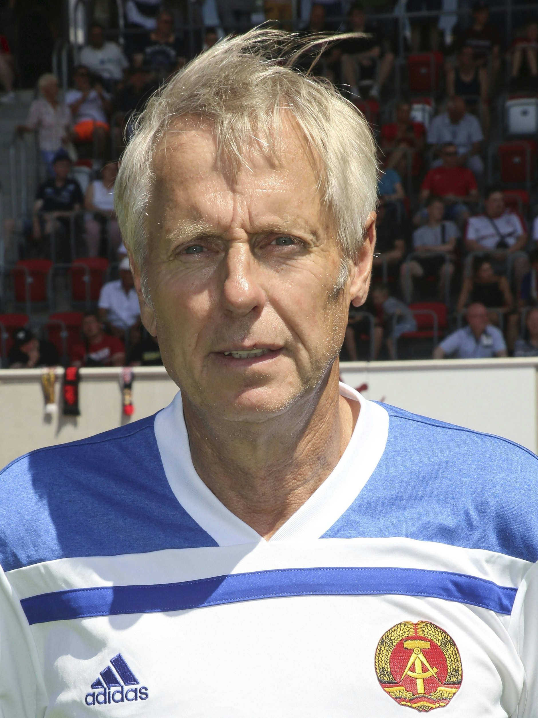 BFC-Legende Rainer Ernst dribbelt noch so manches Mal bei einem Prominentenspiel auf.