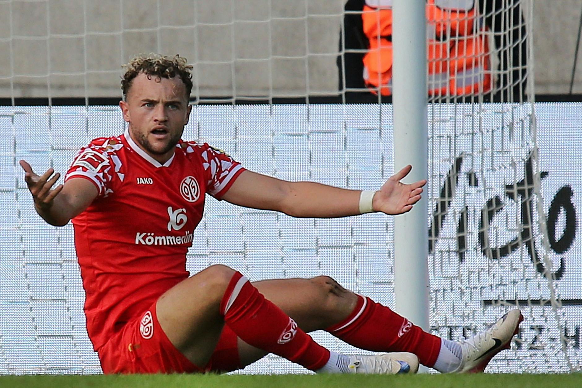 Was soll das? Das denkt sich auch der 1. FC Union nach den Aussagen von Ex-Co-Trainer Babak Keyhanfar nach dem Verkauf von Benedict Hollerbach.