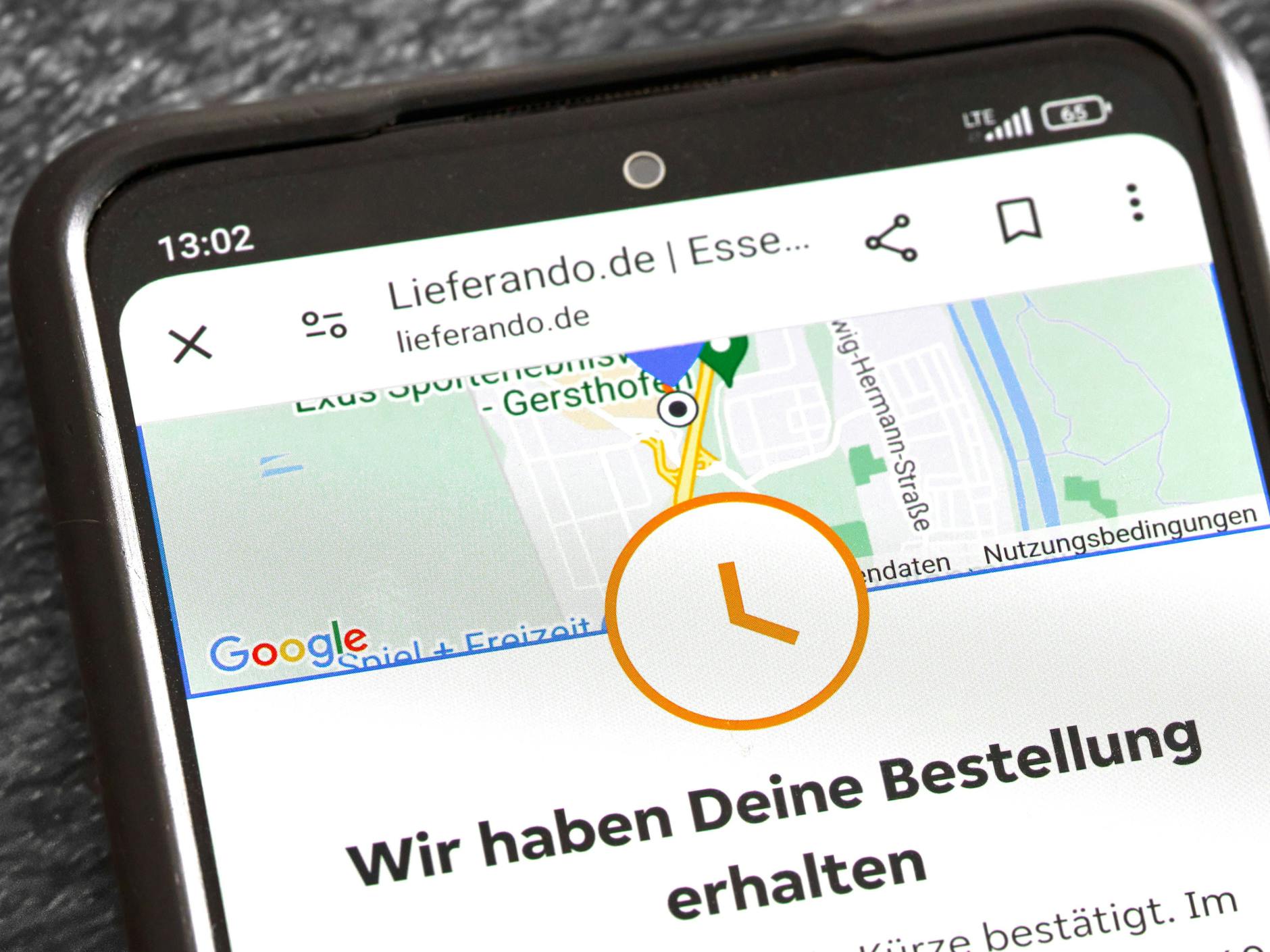 Auch bei Lieferando bestellen viele Berliner ihr Essen - manche sogar immer und immer wieder. Das Unternehmen veröffentlichte im vergangenen Jahr spannende Zahlen.