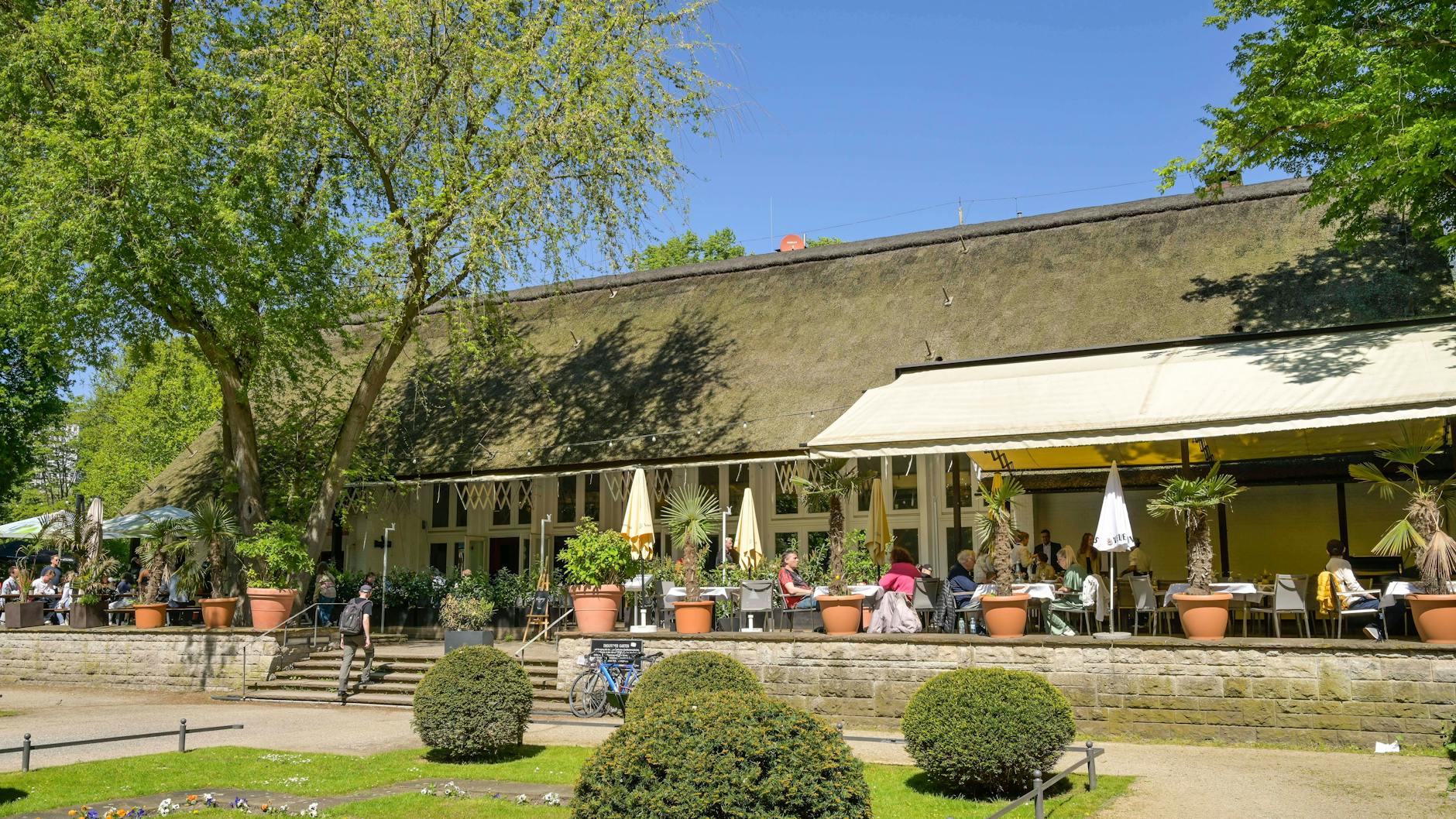 Das Teehaus im Englischen Garten war jahrzehntelang ein beliebter Treffpunkt im idyllischen Tiergarten.