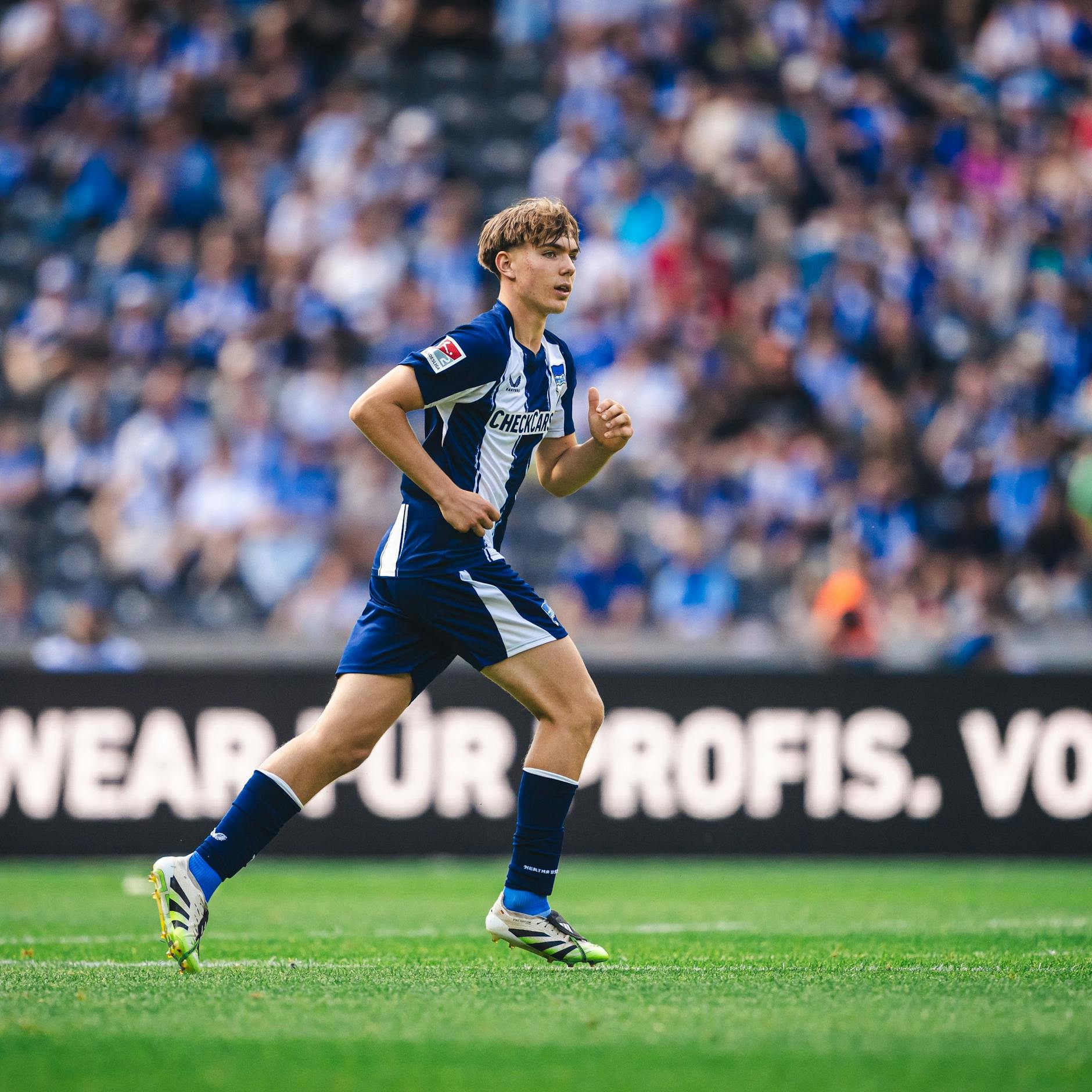 Laufstark und gute Übersicht: Wunderkind Kennet Eichhorn machte alle bei Hertha BSC bei seinem Debüt glücklich.