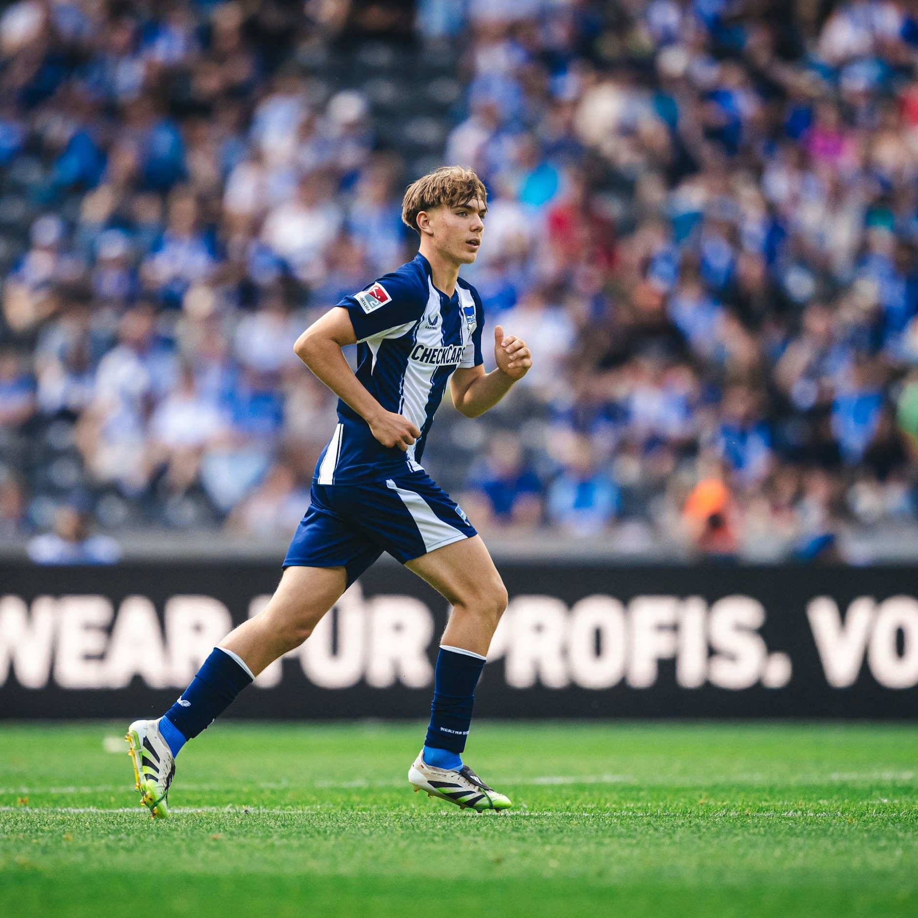 Laufstark und gute Übersicht: Wunderkind Kennet Eichhorn machte alle bei Hertha BSC bei seinem Debüt glücklich.