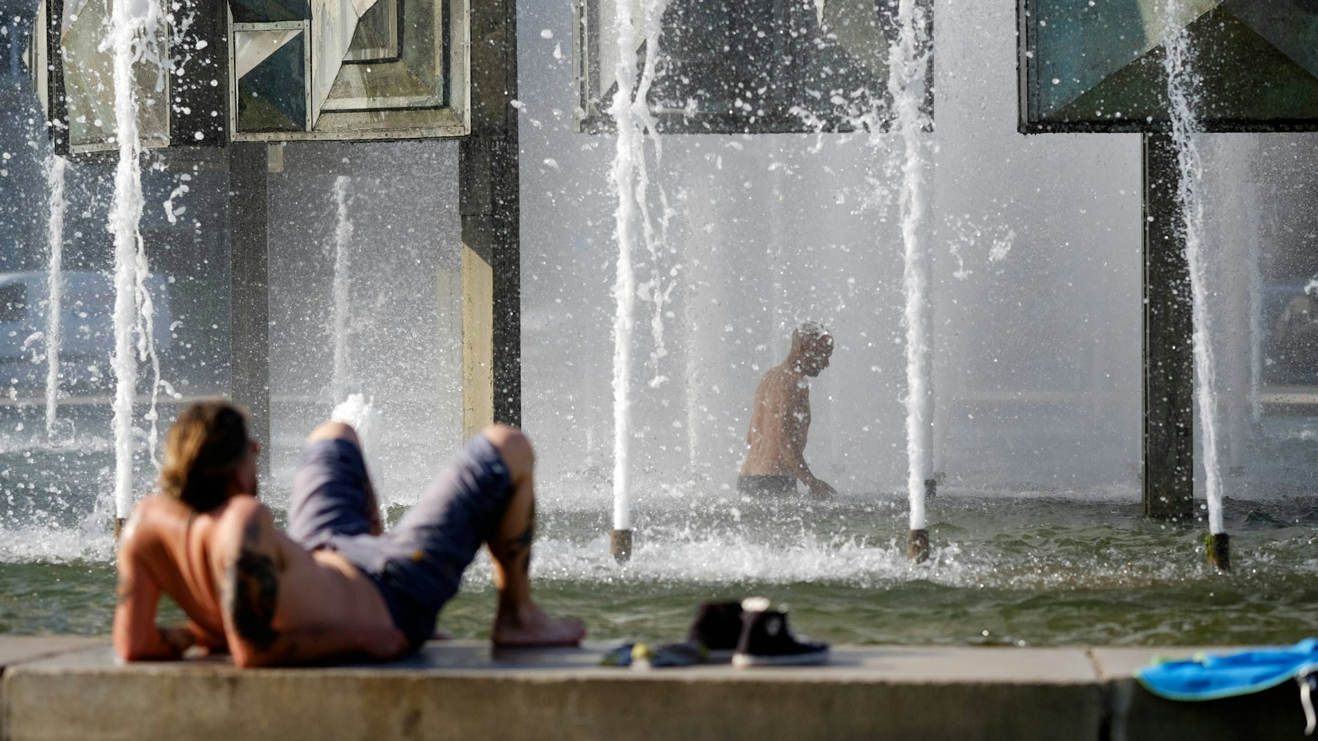 Es wird richtig heiß! Bis zu 35 Grad sieht der Deutsche Wetterdienst in den kommenden Tagen auf Berlin zurollen. Der Sommer kommt mit voller Wucht zurück!
