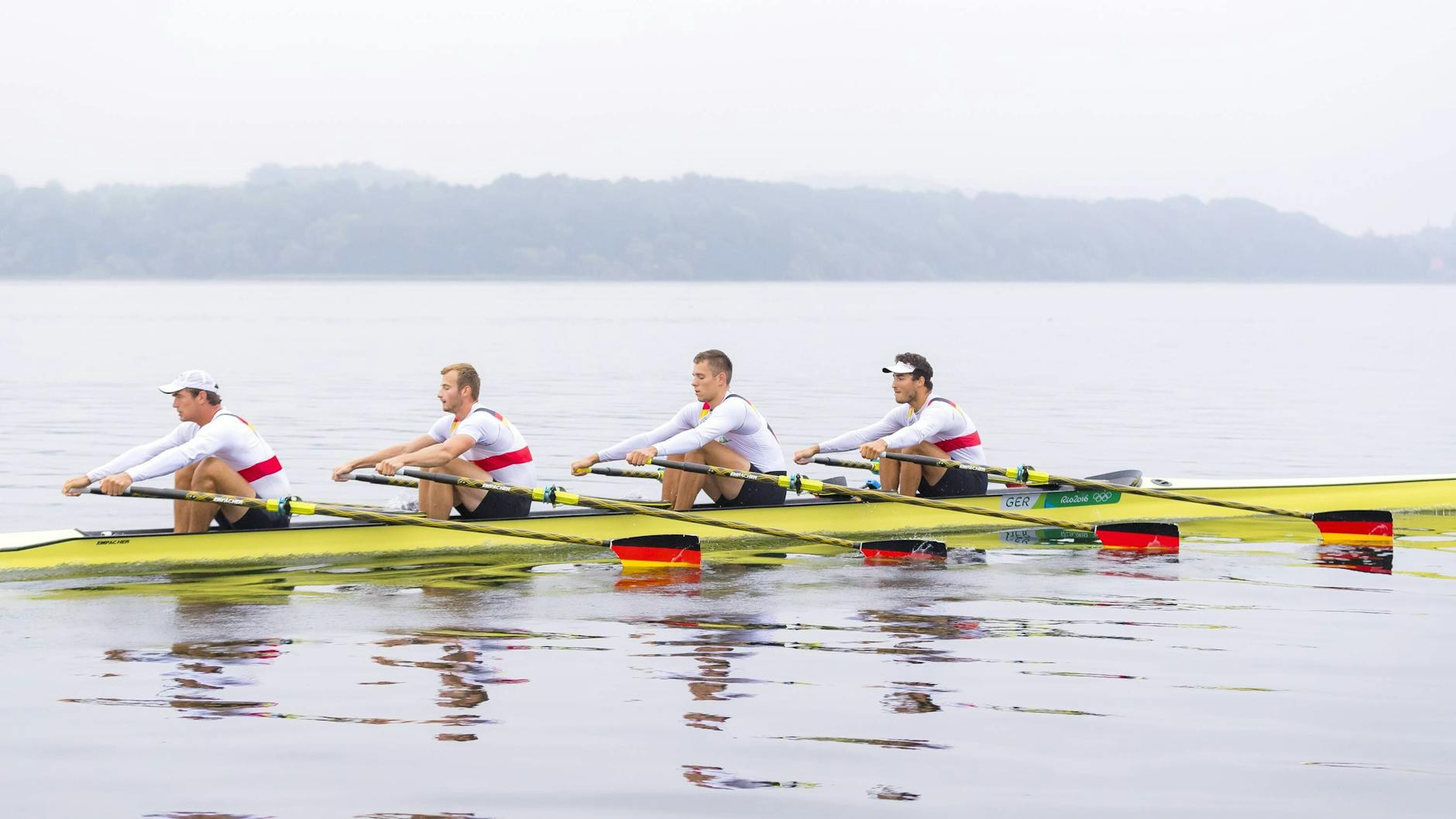 Auf dem Ratzeburger See wird schon lange gerudert. Hier: Ein Doppel-Vierer der Rudernationalmannschaft beim Training.