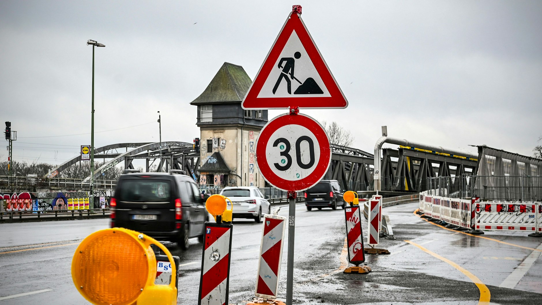 Die Elsenbrücke war schon vor der Eröffnung des neuen Abschnitts der A100 ein Nadelöhr.