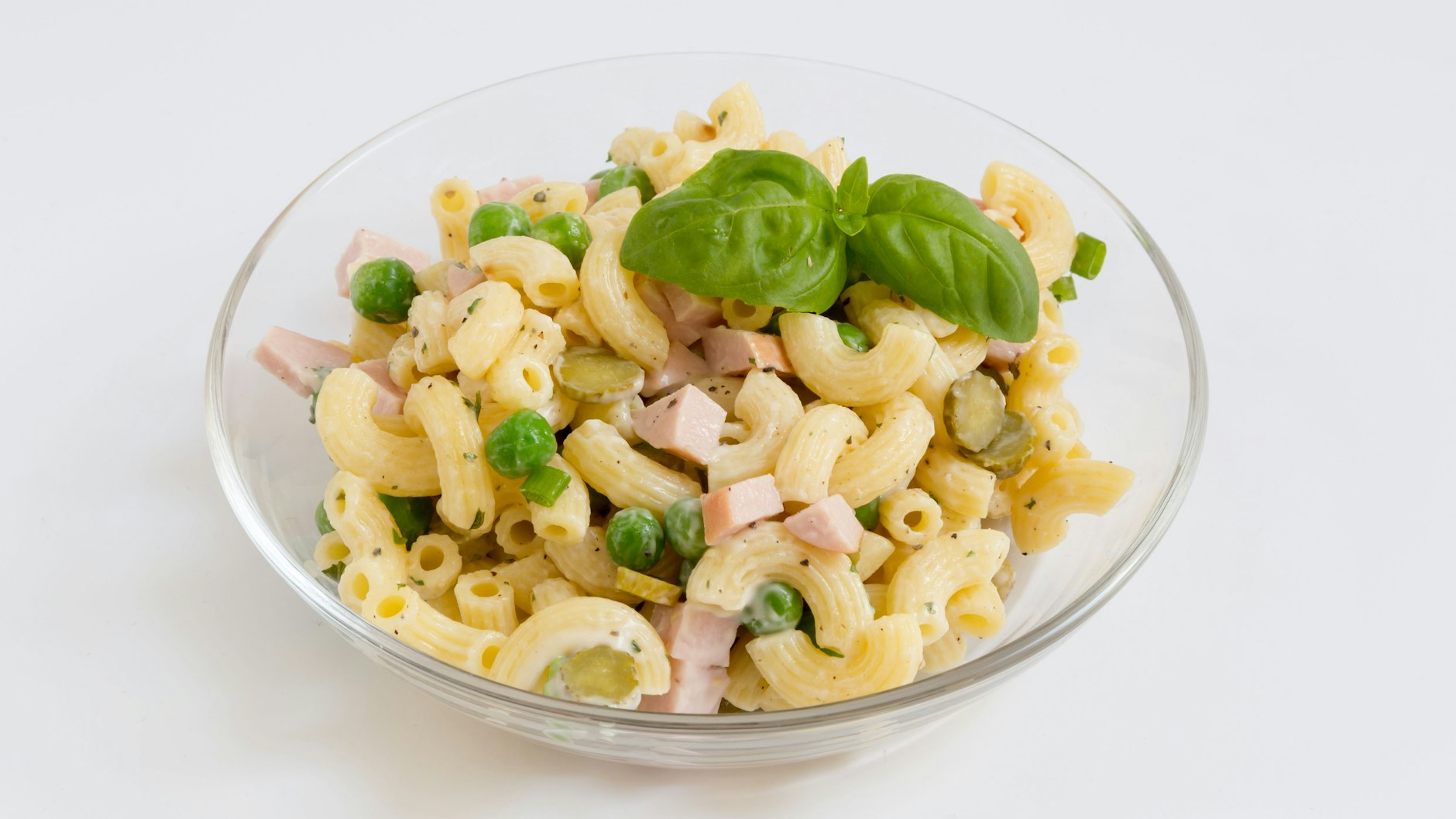 Lust auf leckeren Nudelsalat? Mit unserem besonderen Rezept zaubern Sie ihn blitzschnell auf den Tisch.