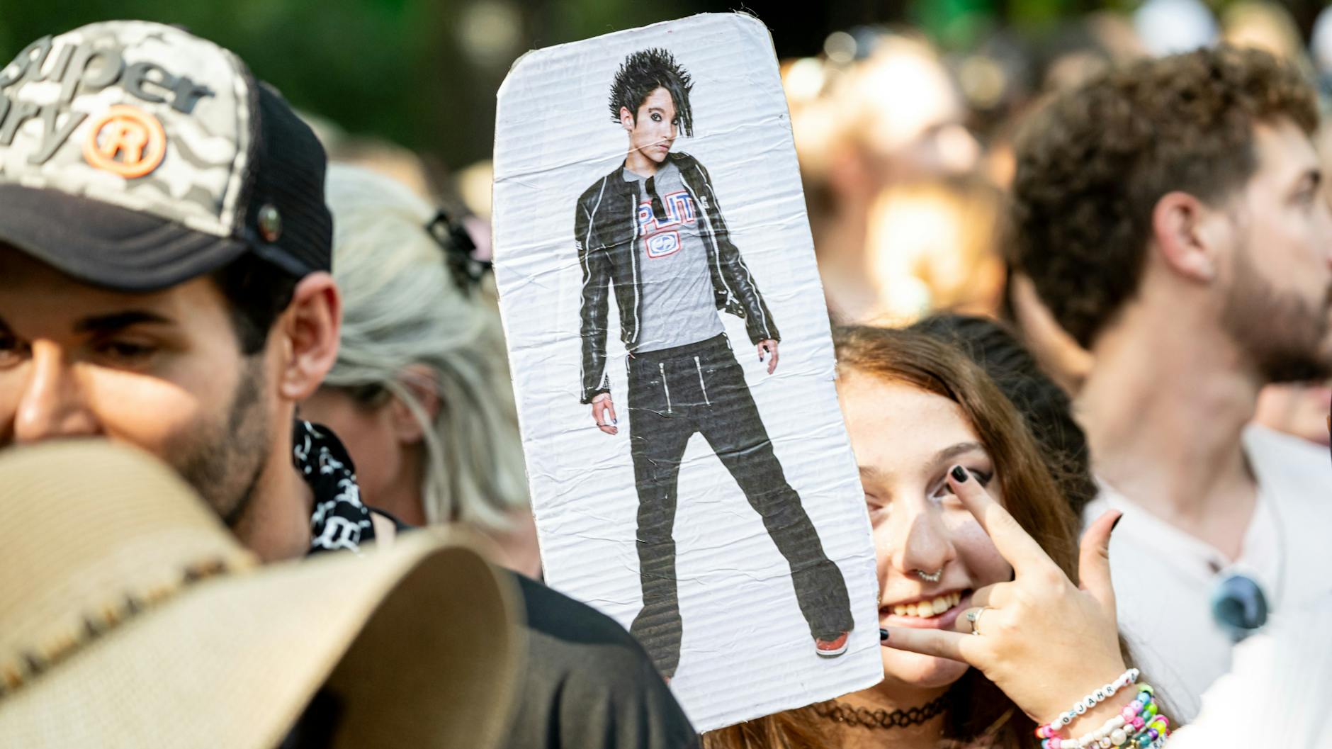 Die Fans wollen die Stars von Tokio Hotel in der Wuhlheide am Freitagabend ordentlich feiern.