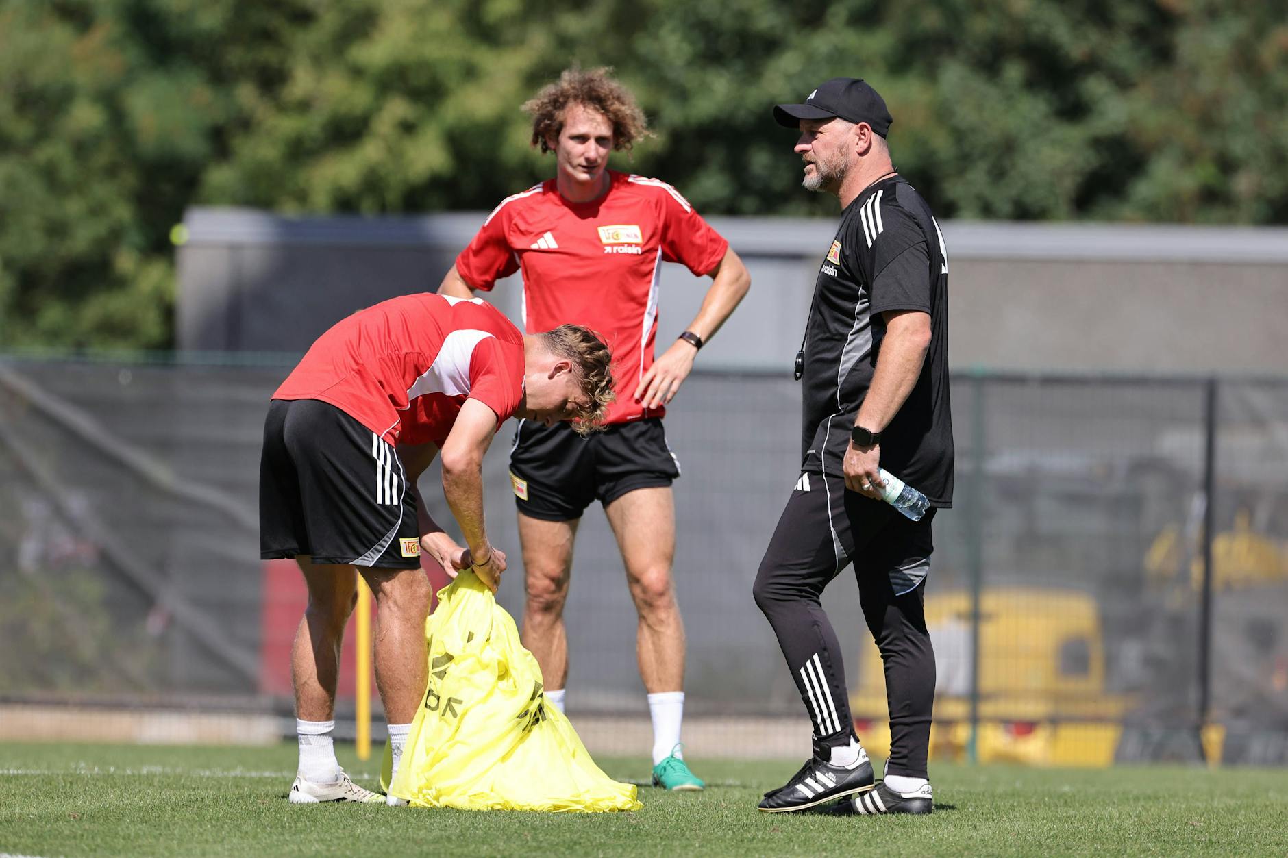 Union-Trainer Steffen Baumgart (53) gibt Alex Kral (27) eine neue Chance, sich zu beweisen. Ob der Tscheche in Köpenick bleibt, ist dennoch fraglich.