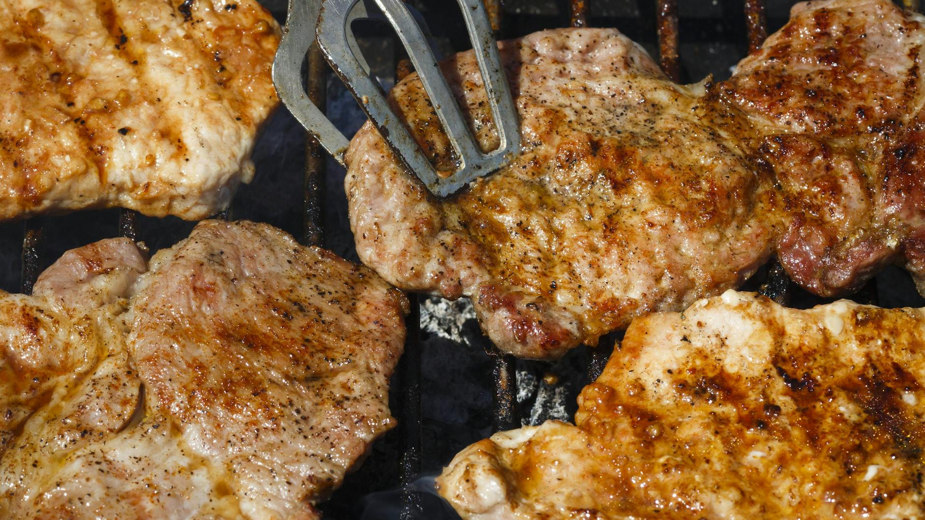Thüringer Rostbrätel sind ein schön saftiges Stück Fleisch.
