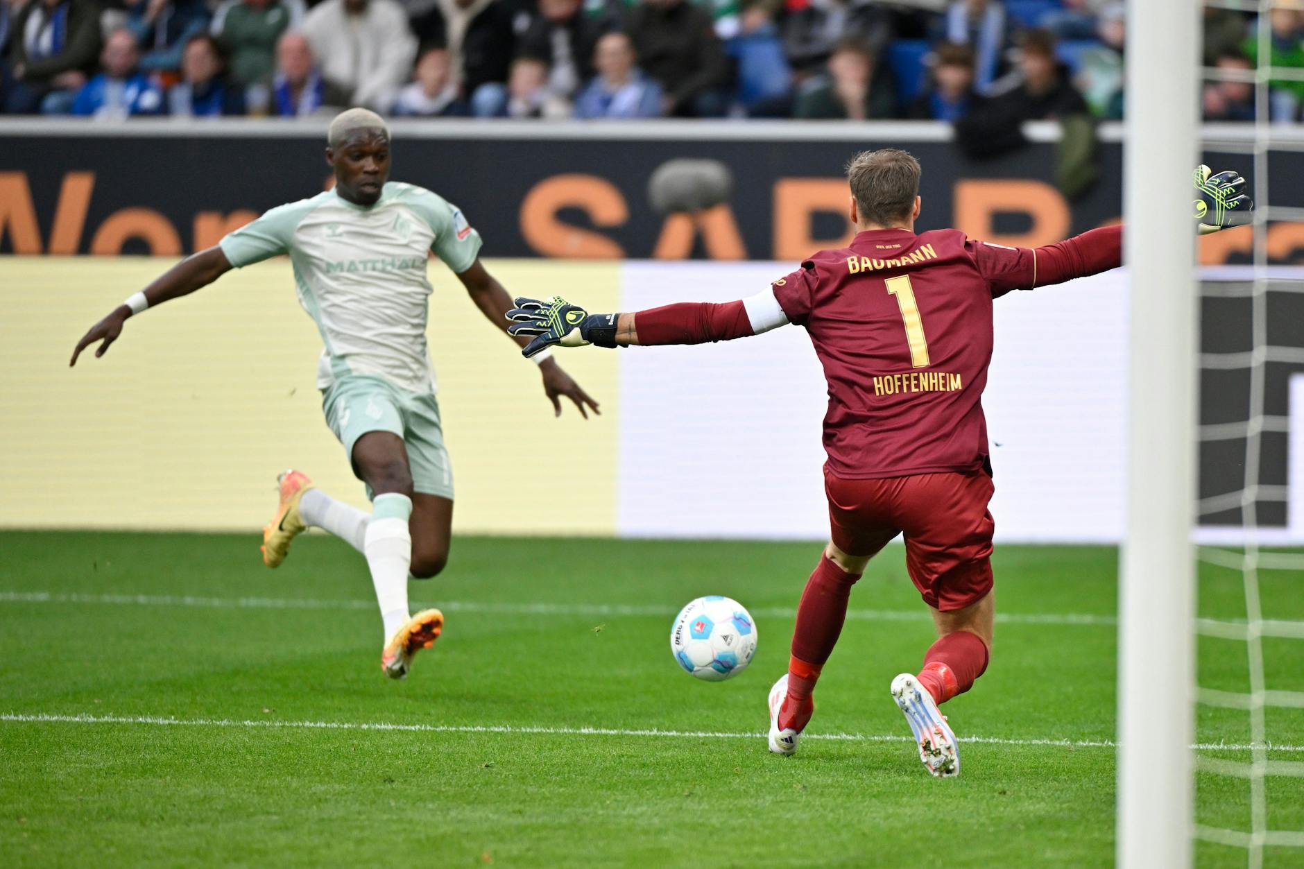 Derrick Köhn (26) überzeugte vergangene Saison auf Leihbasis bei Werder Bremen. Jetzt wechselt der linke Verteidiger von Galatasaray Istanbul zum 1. FC Union.