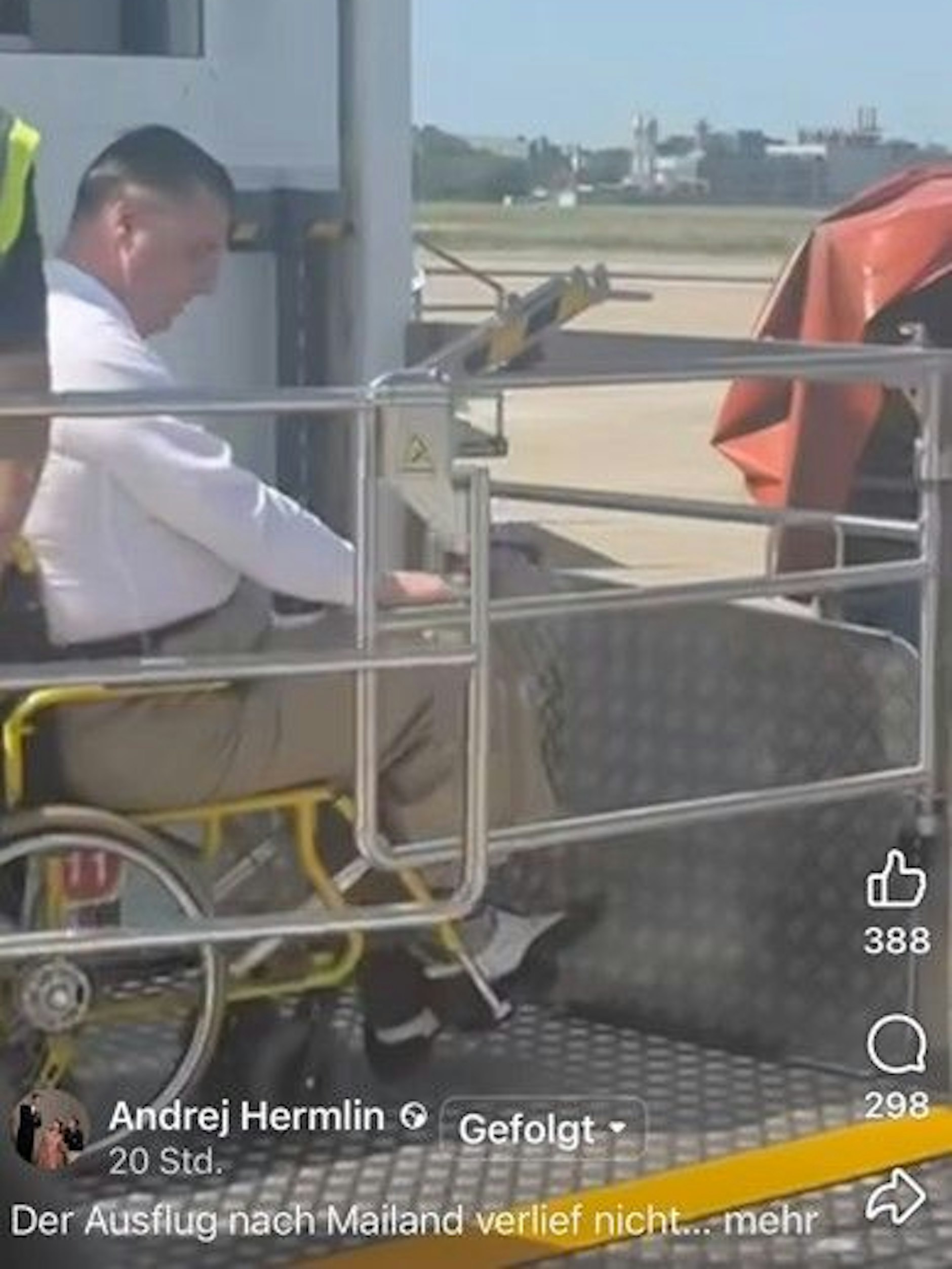 Auf Facebook zeigte Hermlin, wie er nach dem Flug im Rollstuhl sitzt.