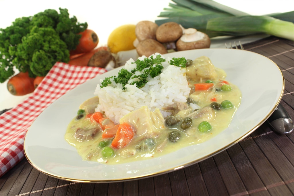 Muttis-Rezept-f-r-H-hnerfrikassee-Hausmannskost-f-r-die-ganze-Familie