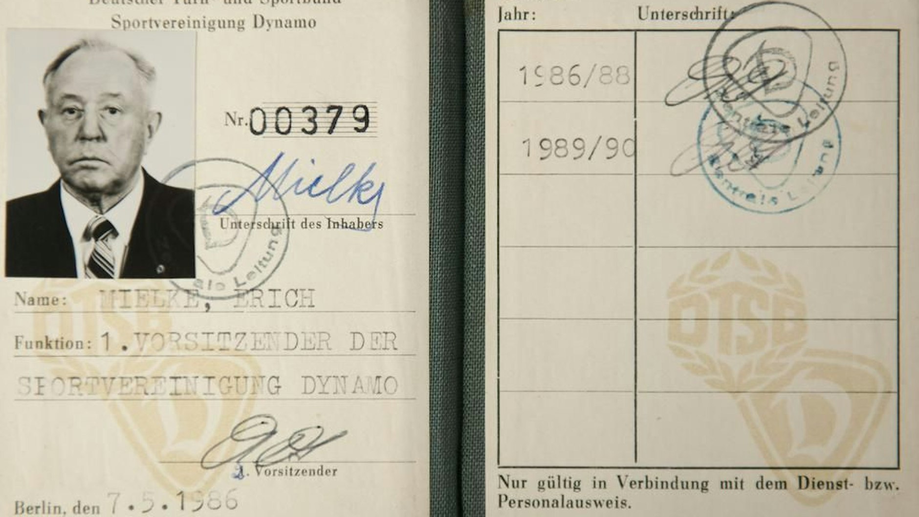 Erich Mielkes Mitgliedsausweis beim DDR-Klub BFC Dynamo.