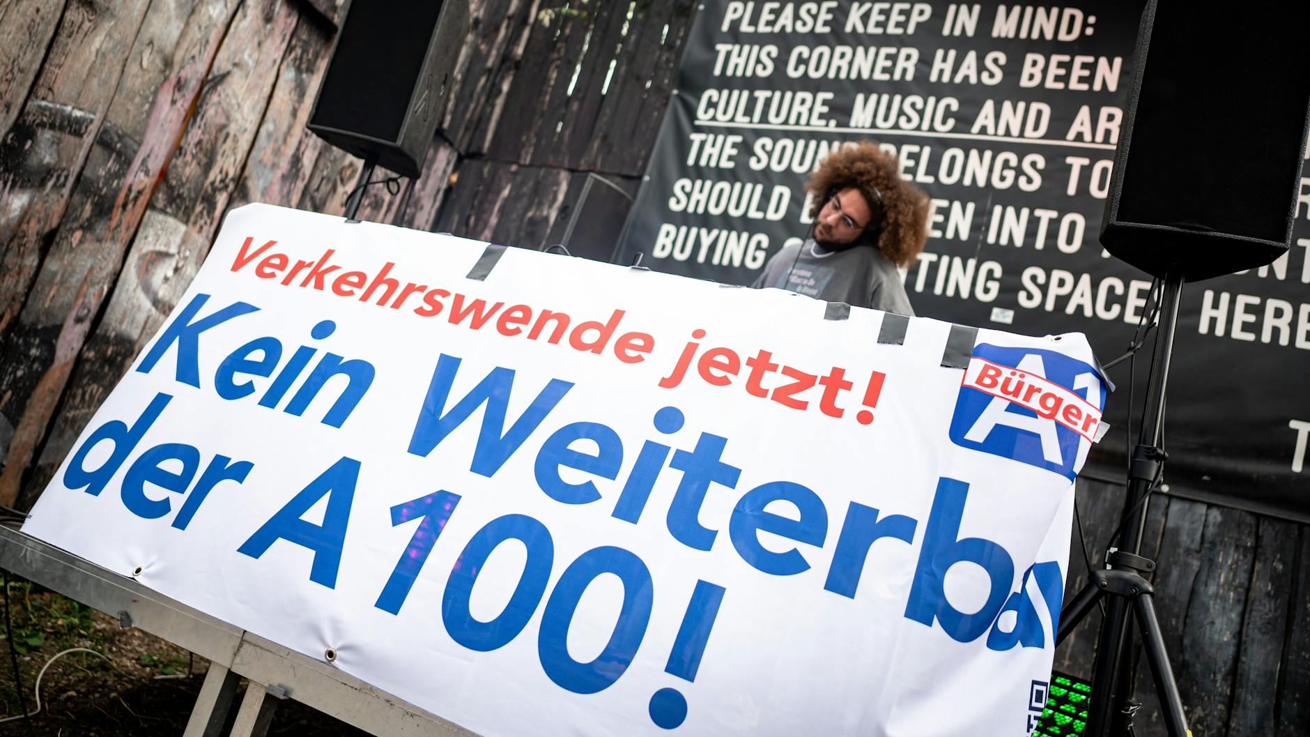 Gegner protestieren seit Jahren gegen den Weiterbau der A100. Eine innerstädtische Autobahn ist für sie nicht mehr zeitgemäß.