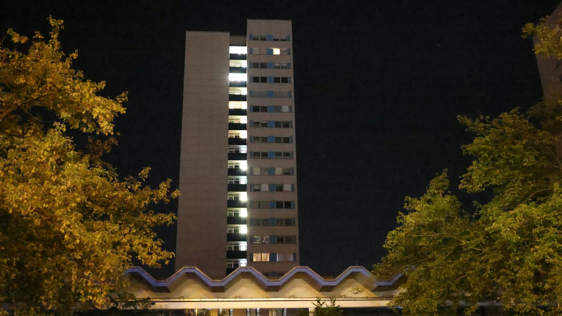 Ein Mann aus dem Haus Fischerinsel 9 wurde festgenommen.