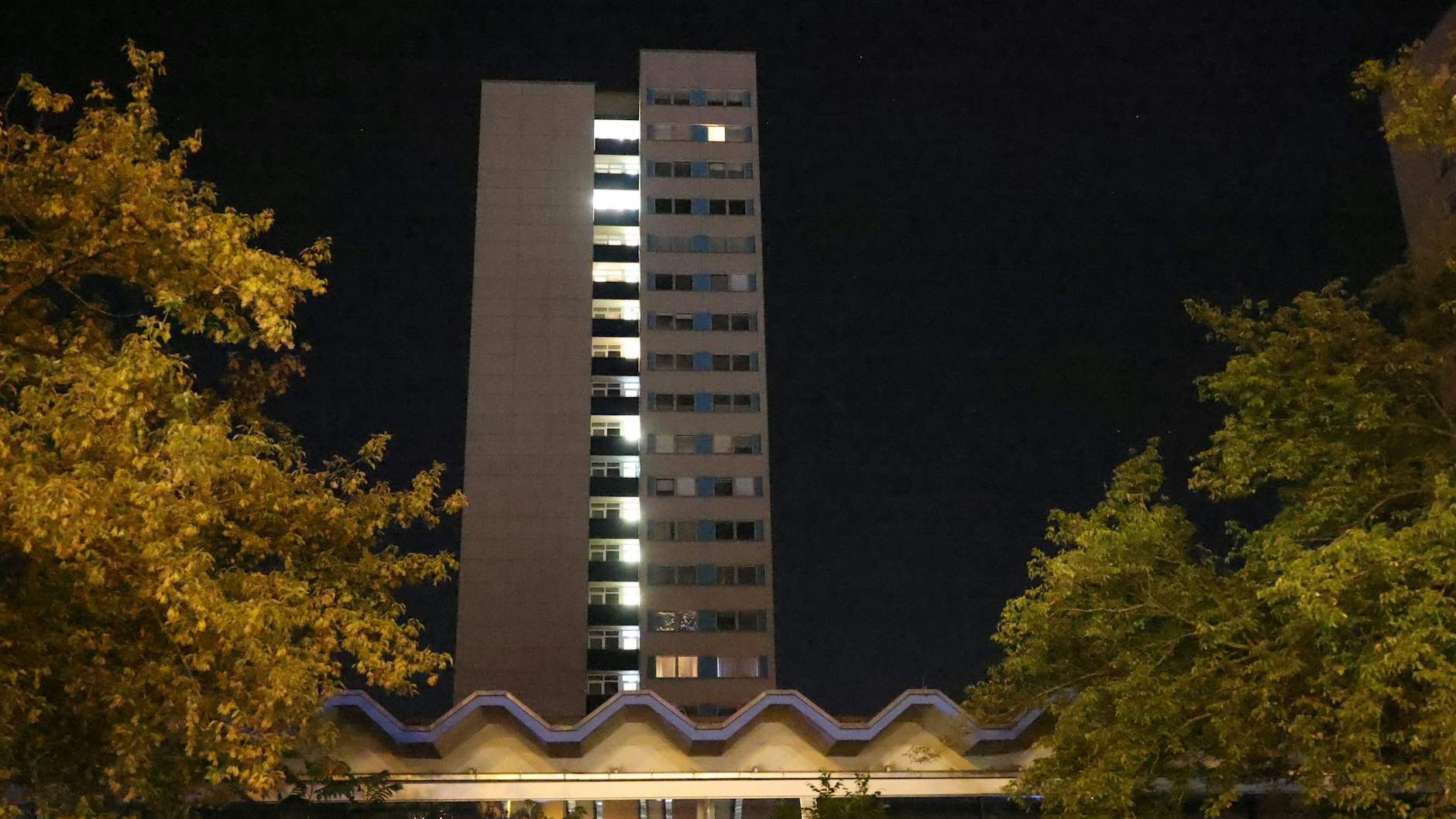Ein Mann aus dem Haus Fischerinsel 9 wurde festgenommen.