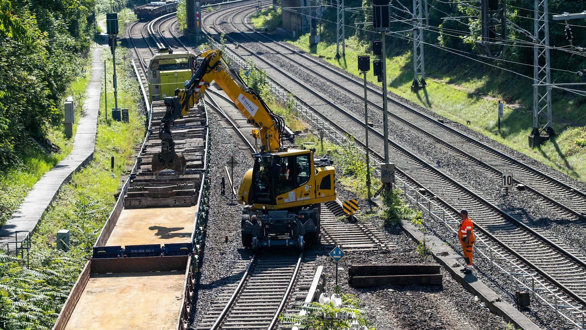 Gleisbauarbeiten wie an der Schönhauser Allee sorgen für Streckensperrungen bei der S-Bahn Berlin.