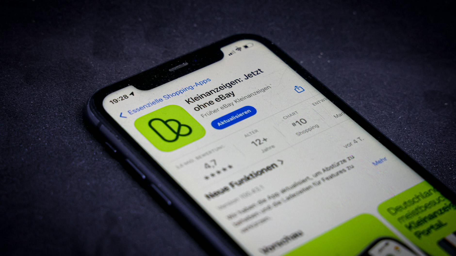Mit Kleinanzeigen für frei erfundene Wohnungen lockte der Ex-Polizist seine Opfer an.