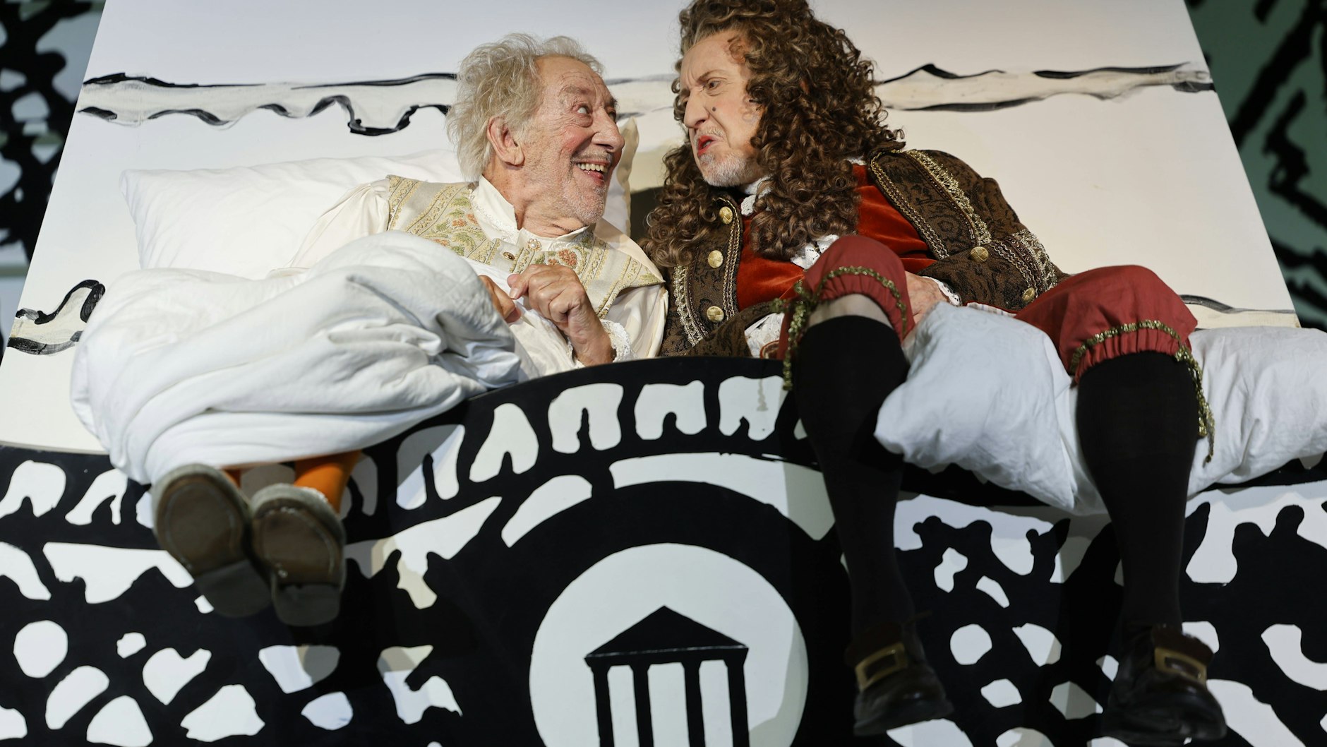 Am Geburtstag steht Dieter Hallervorden (l.) als „Der eingebildet Kranke“ von Molière auf der Bühne.