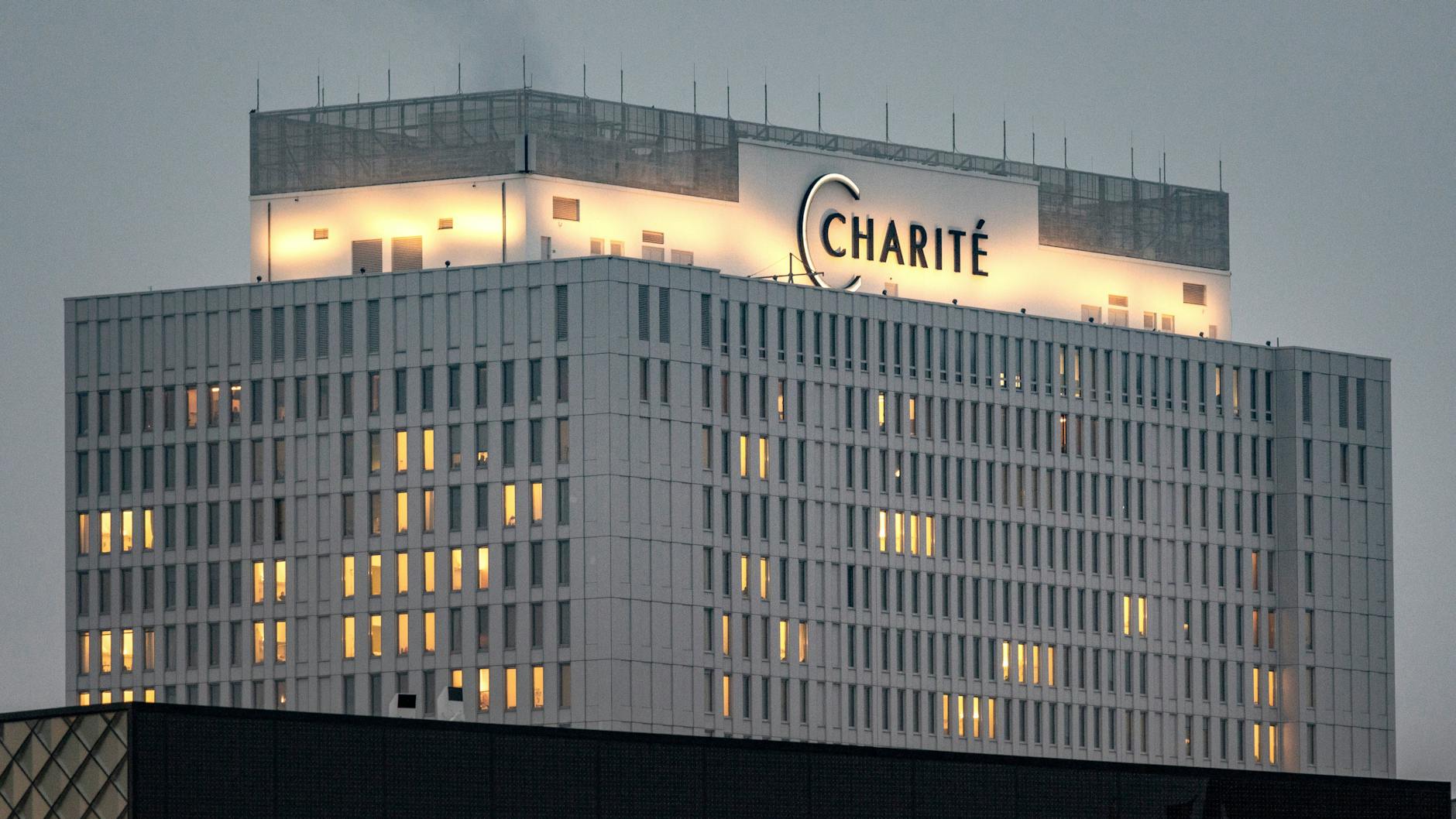 Junge Ärzte und Ärztinnen machen gegen die Reformpläne der Charité-Leitung mobil. Ein Drittel denkt schon an Kündigung!