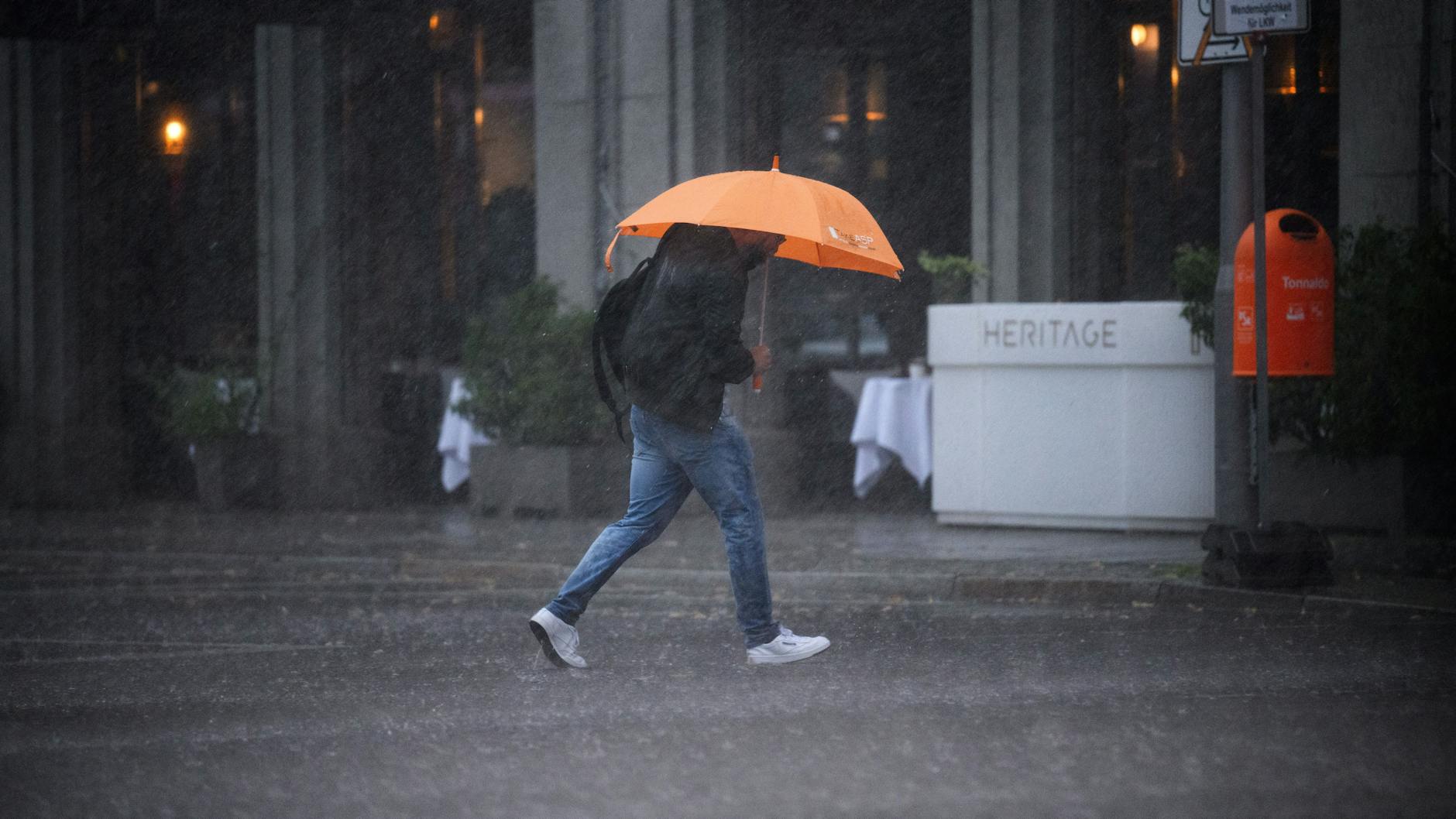 Der Herbst hielt in Berlin bereits deutlich Einzug, doch am Wochenende soll sich das Blatt beim Wetter noch einmal wenden.