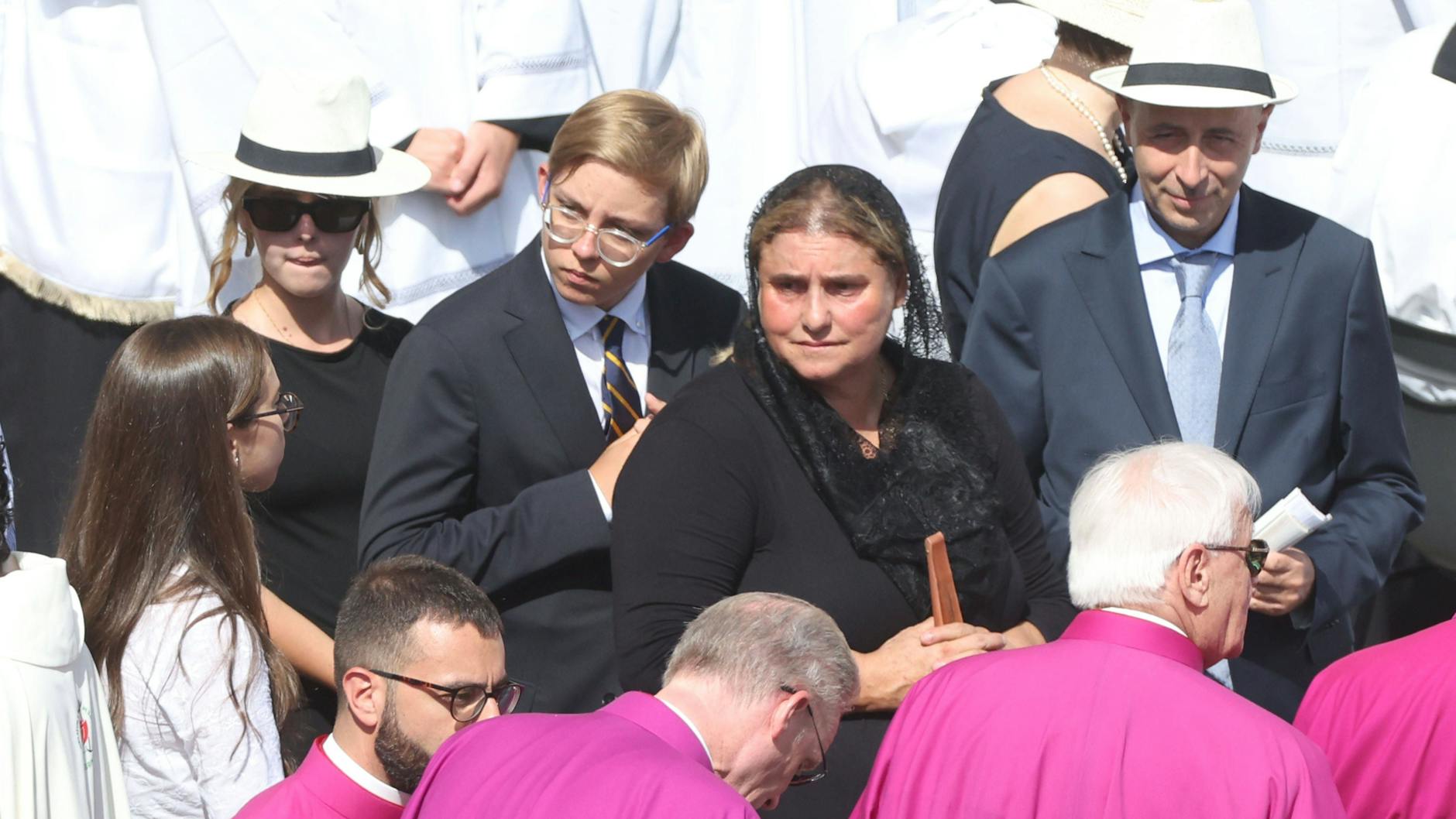 Die Familie von Carlo Acutis war bei der Heiligsprechung des Jugendlichen auf dem Petersplatz dabei.