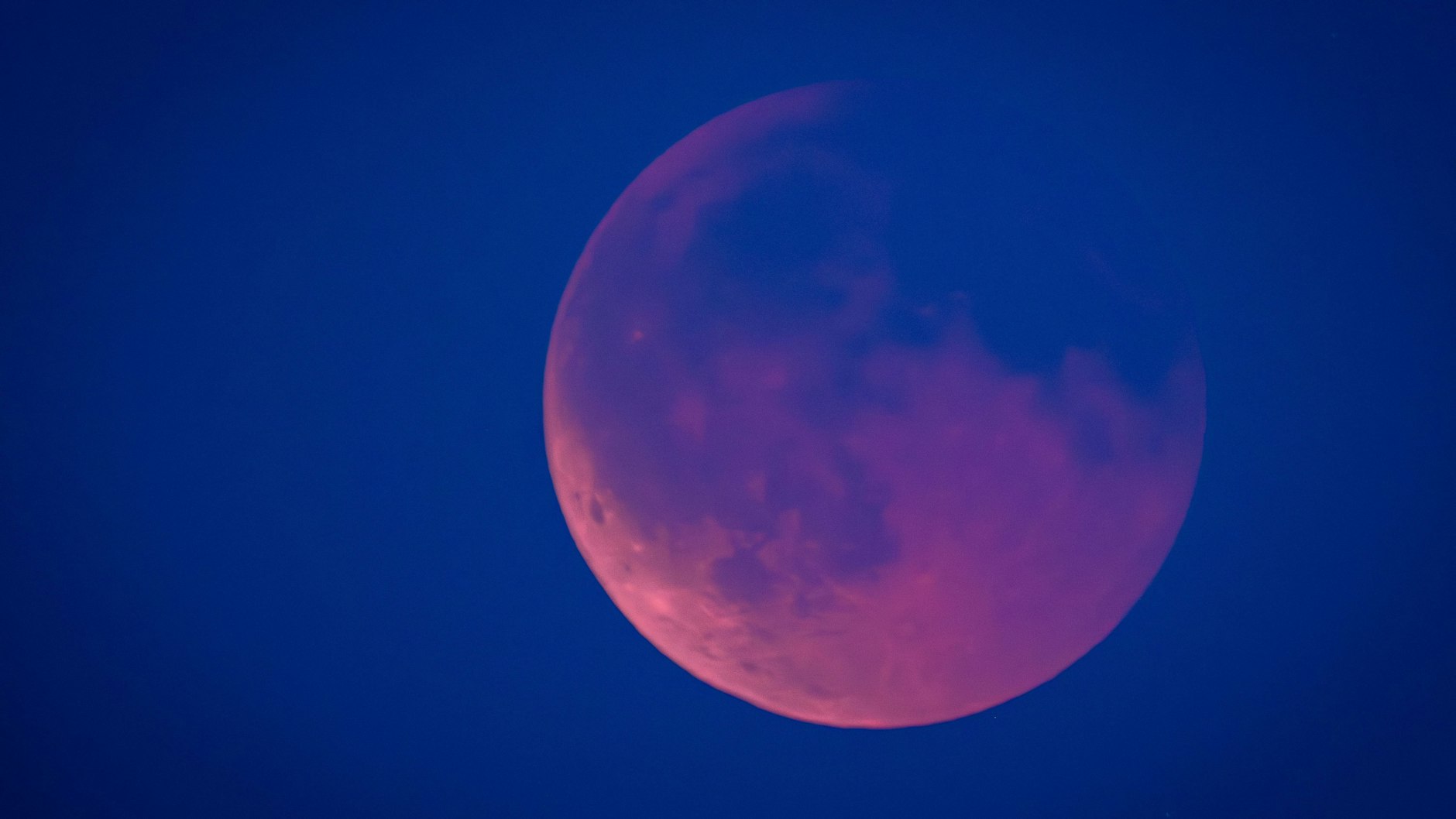 Auch aus Mecklenburg-Vorpommern konnten Sternengucker die Mondfinsternis gut beobachten.