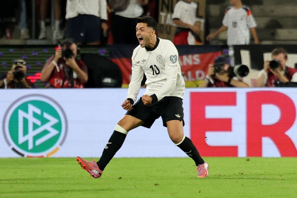 Deutschland-gewinnt-Pfiffe-N-gelkauen-dann-Jubel-ber-ein-3-1