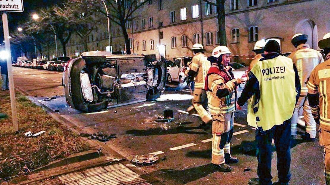 Immer wieder kommt es in Berlin zu illegalen Autorennen, bei denen auch Unbeteiligte verletzt werden - wie hier am Grazer Platz in Schöneberg.